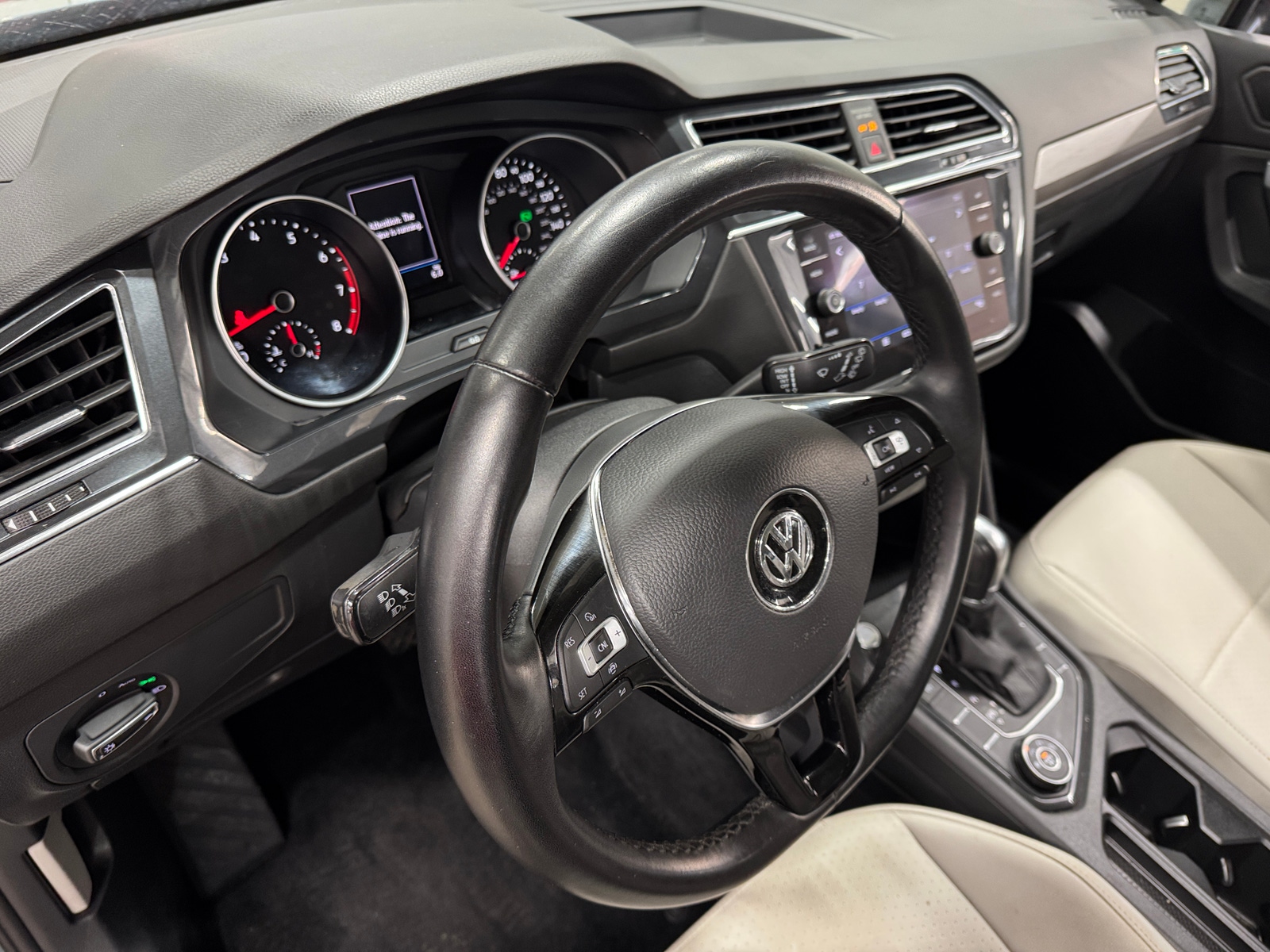 Thumbnail: 2019 Volkswagen Tiguan - 2