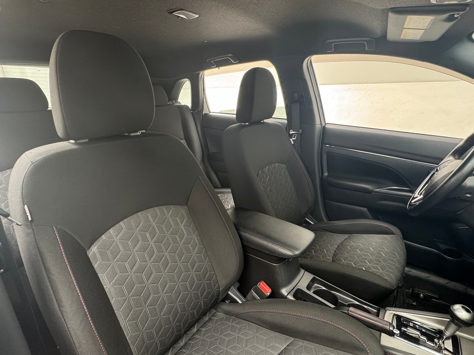 Thumbnail: 2020 Mitsubishi Outlander Sport - 2