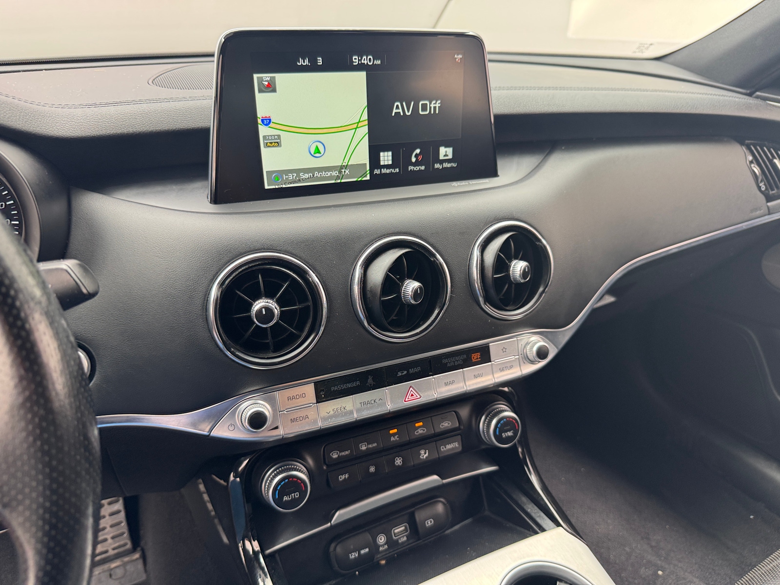 Thumbnail: 2018 Kia Stinger - 3