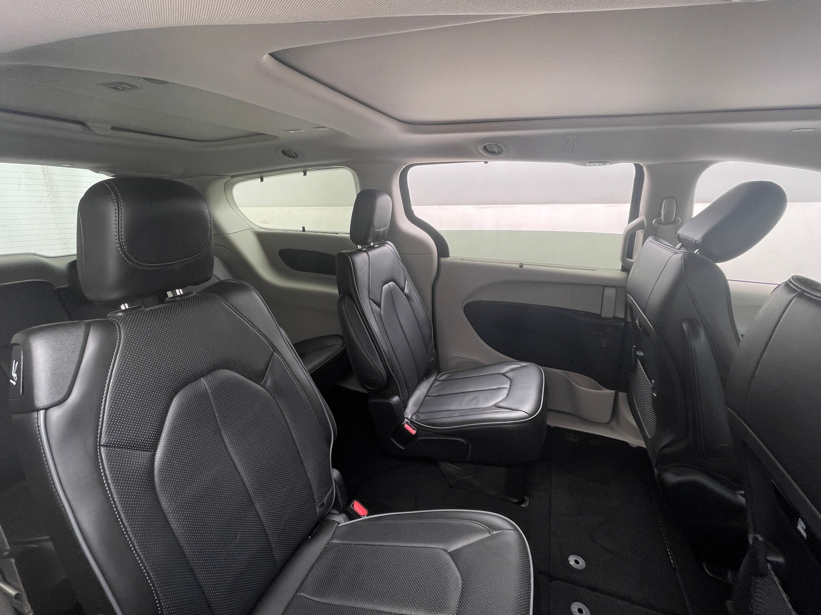 Thumbnail: 2019 Chrysler Pacifica - 5