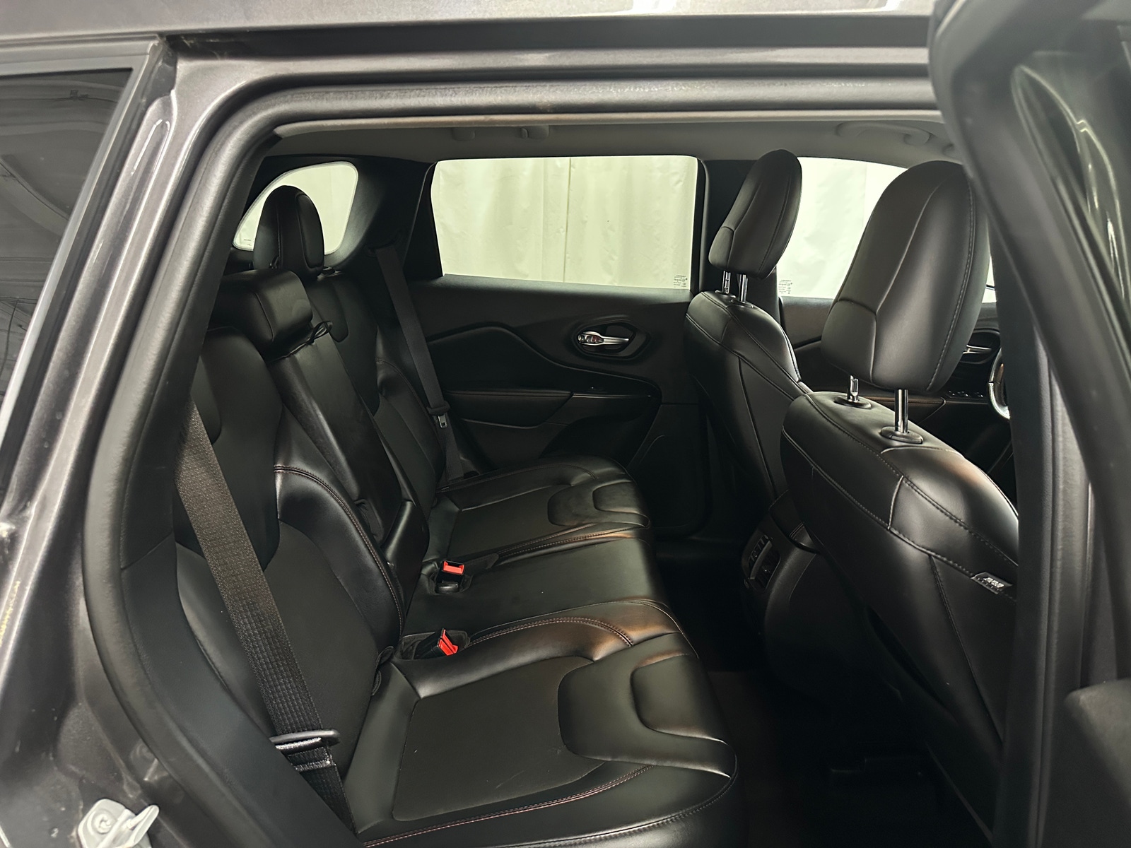 Thumbnail: 2020 Jeep Cherokee - 6