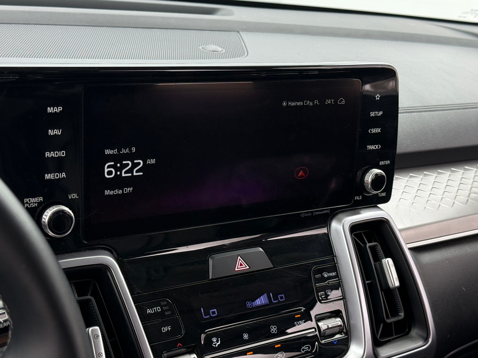 Thumbnail: 2023 Kia Sorento - 3