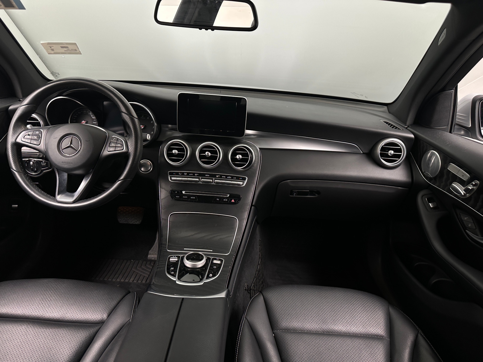 Thumbnail: 2017 Mercedes-Benz GLC - 2