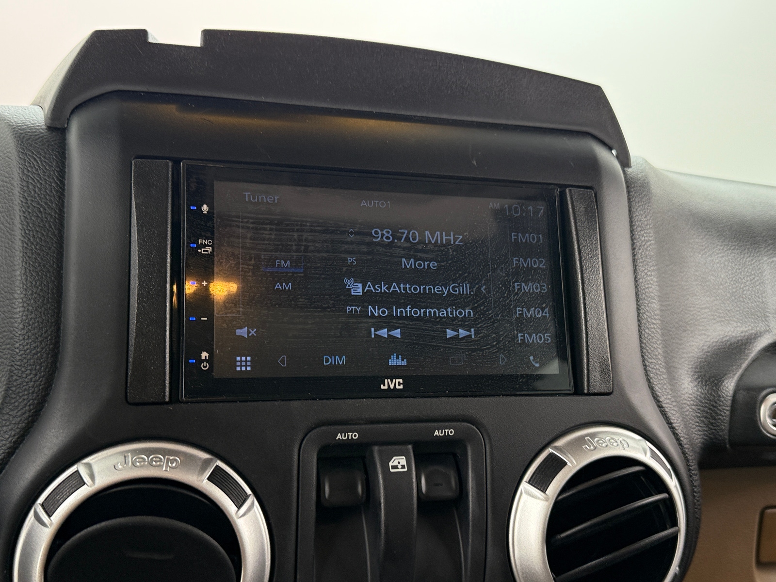 Thumbnail: 2015 Jeep Wrangler - 3