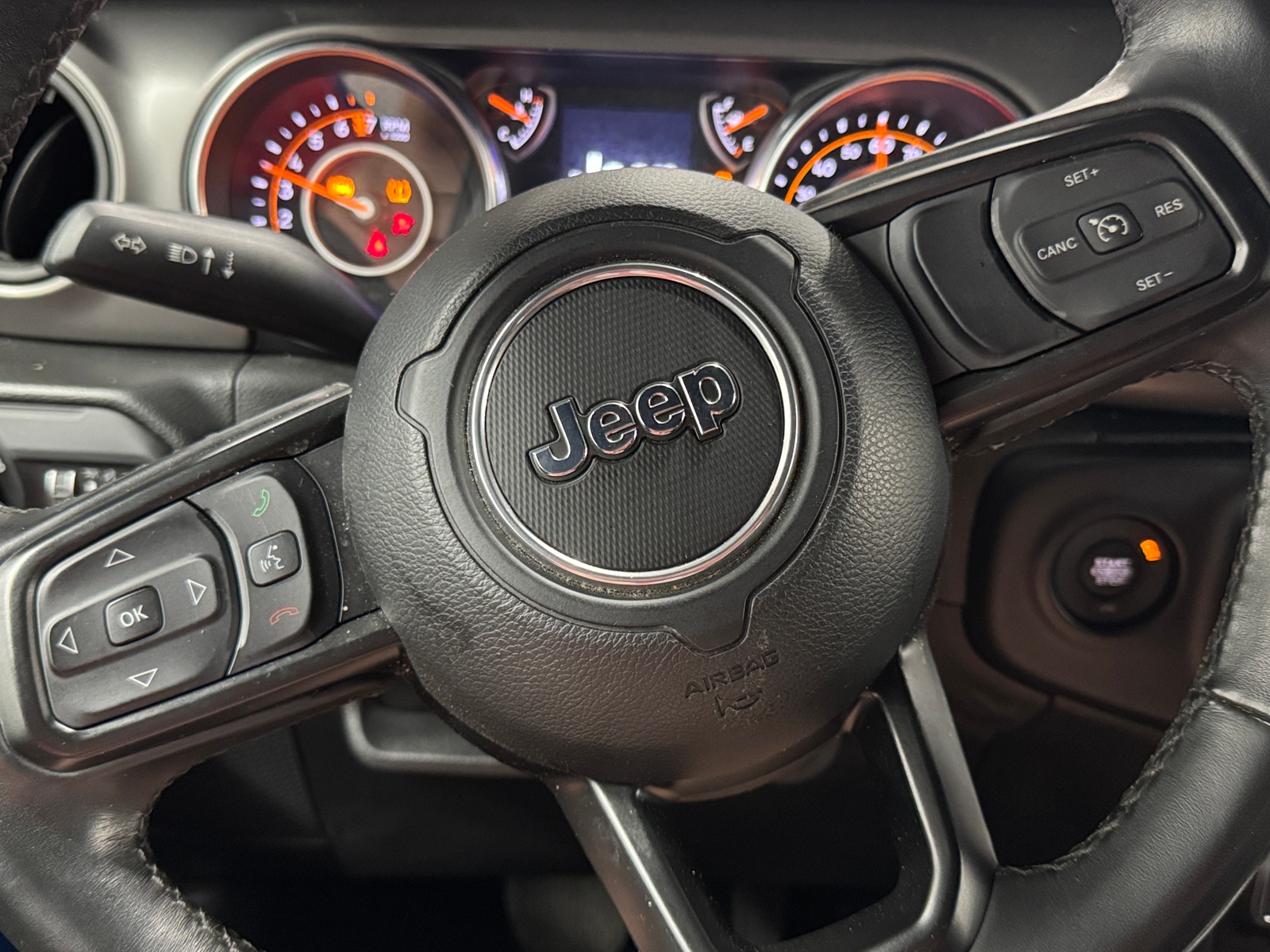 Thumbnail: 2022 Jeep Gladiator - 5