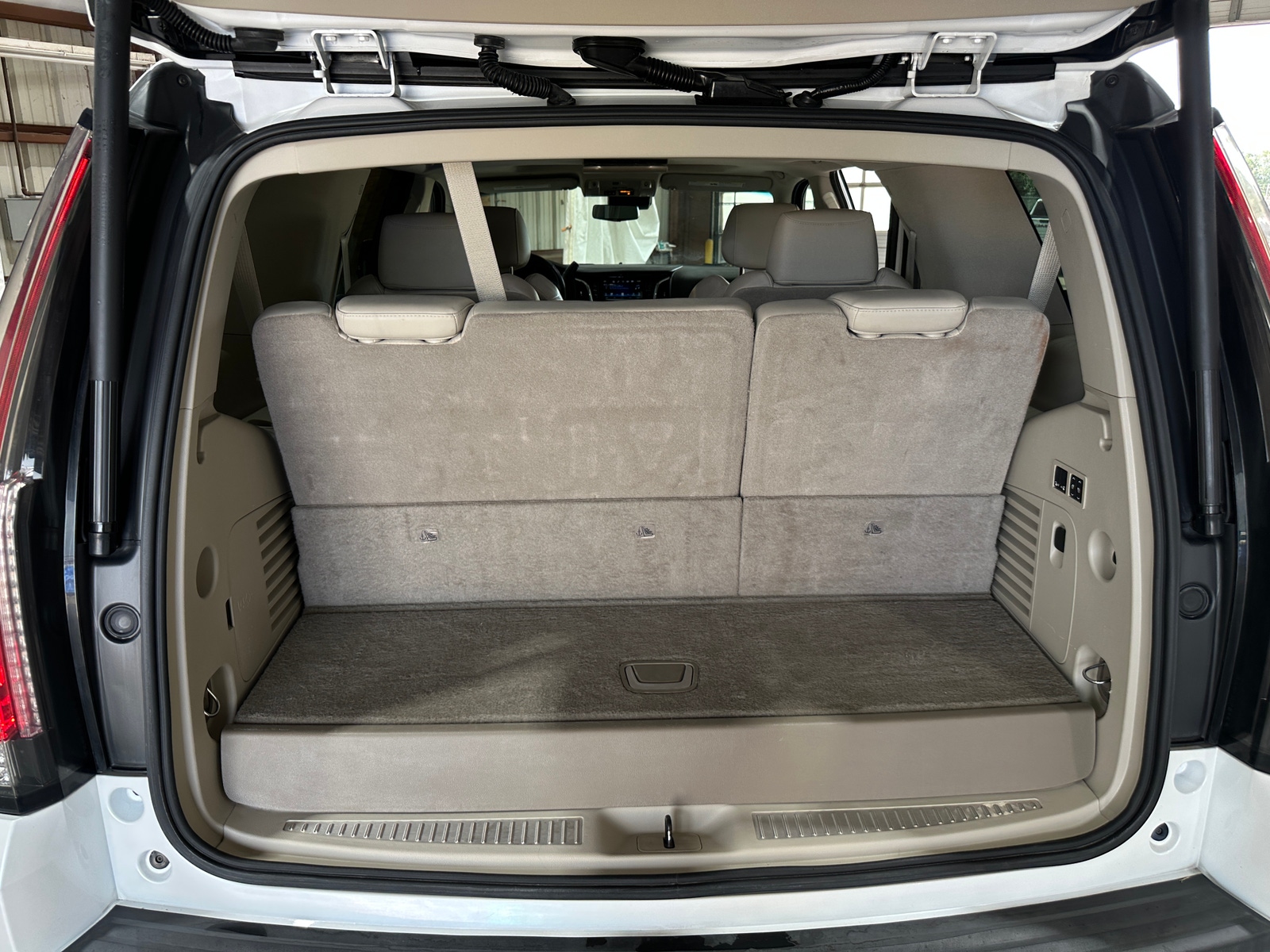Thumbnail: 2018 Cadillac Escalade - 6