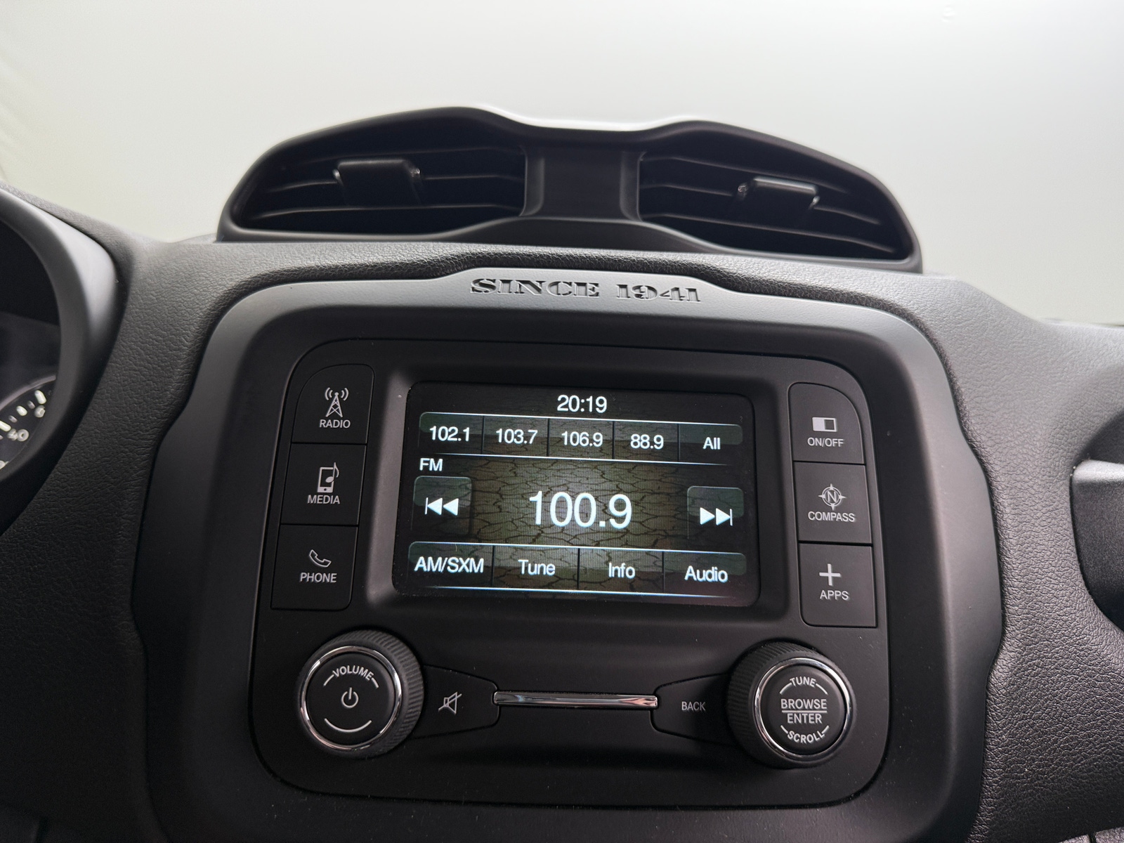 Thumbnail: 2017 Jeep Renegade - 4