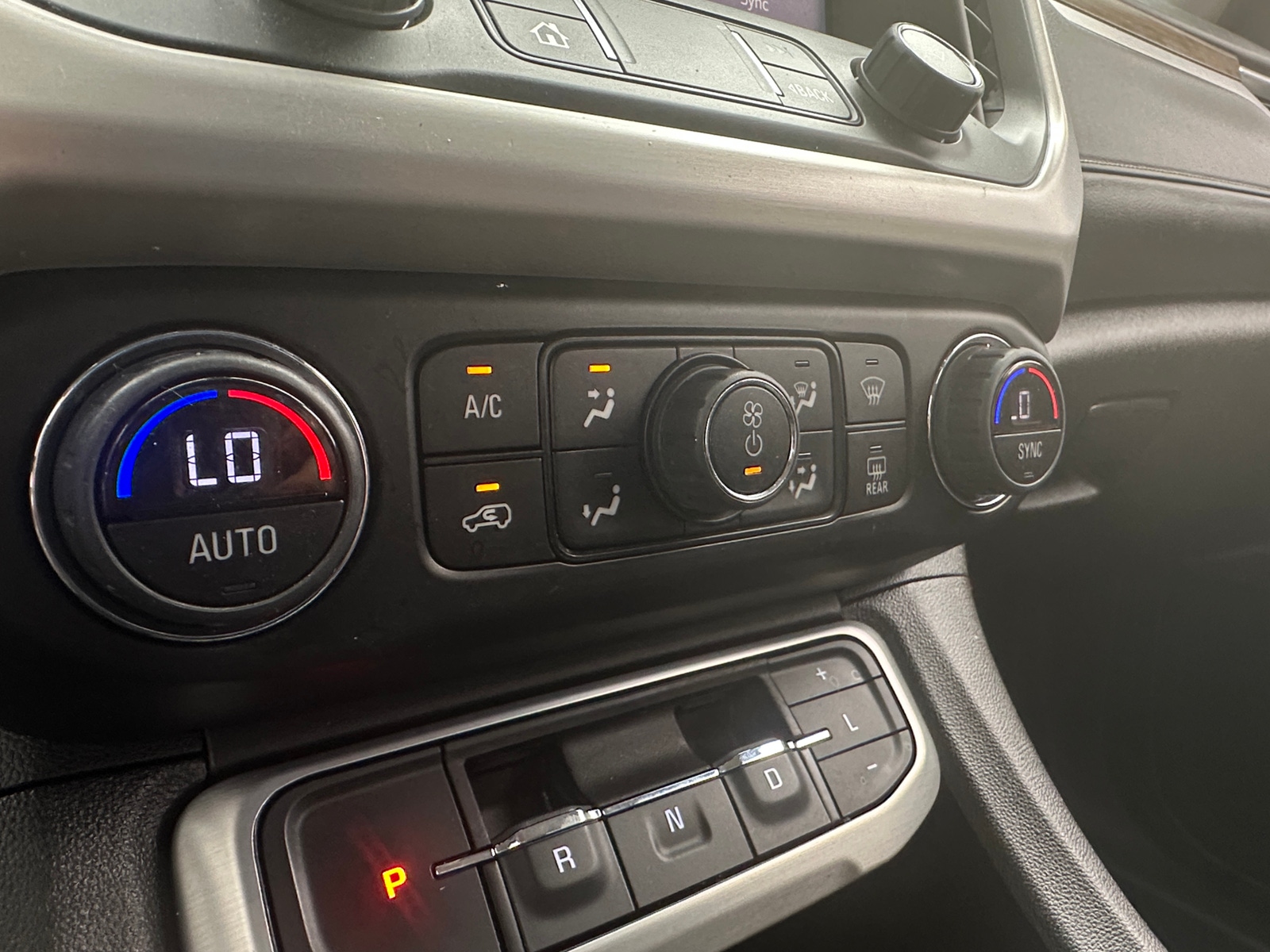 Thumbnail: 2023 GMC Acadia - 4