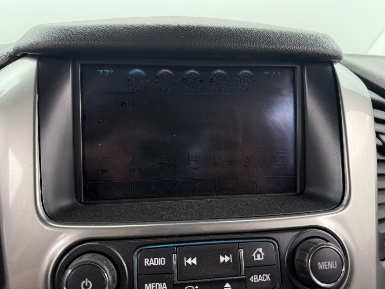 Thumbnail: 2016 Chevrolet Suburban - 3