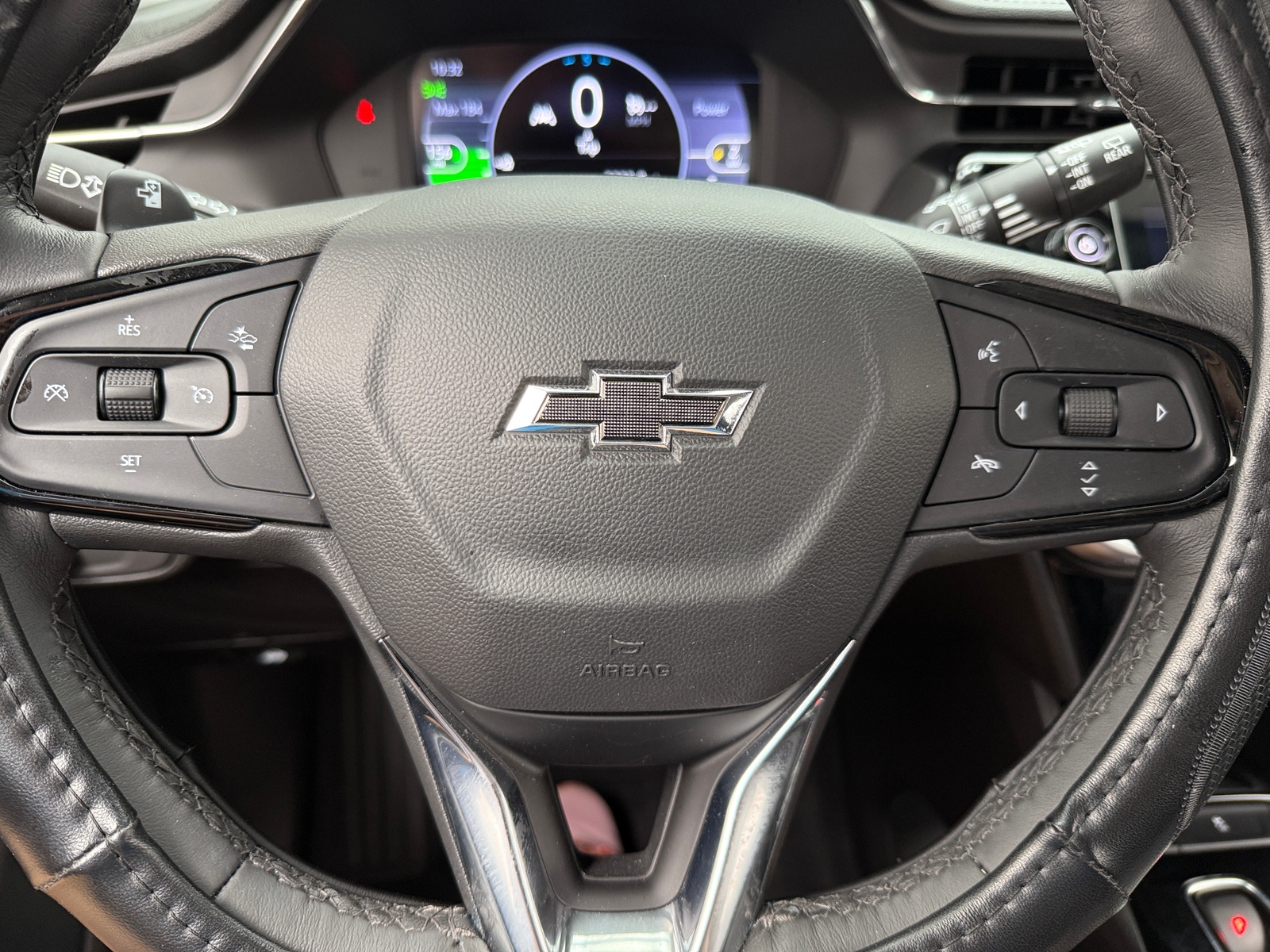 Thumbnail: 2023 Chevrolet Bolt EUV - 4