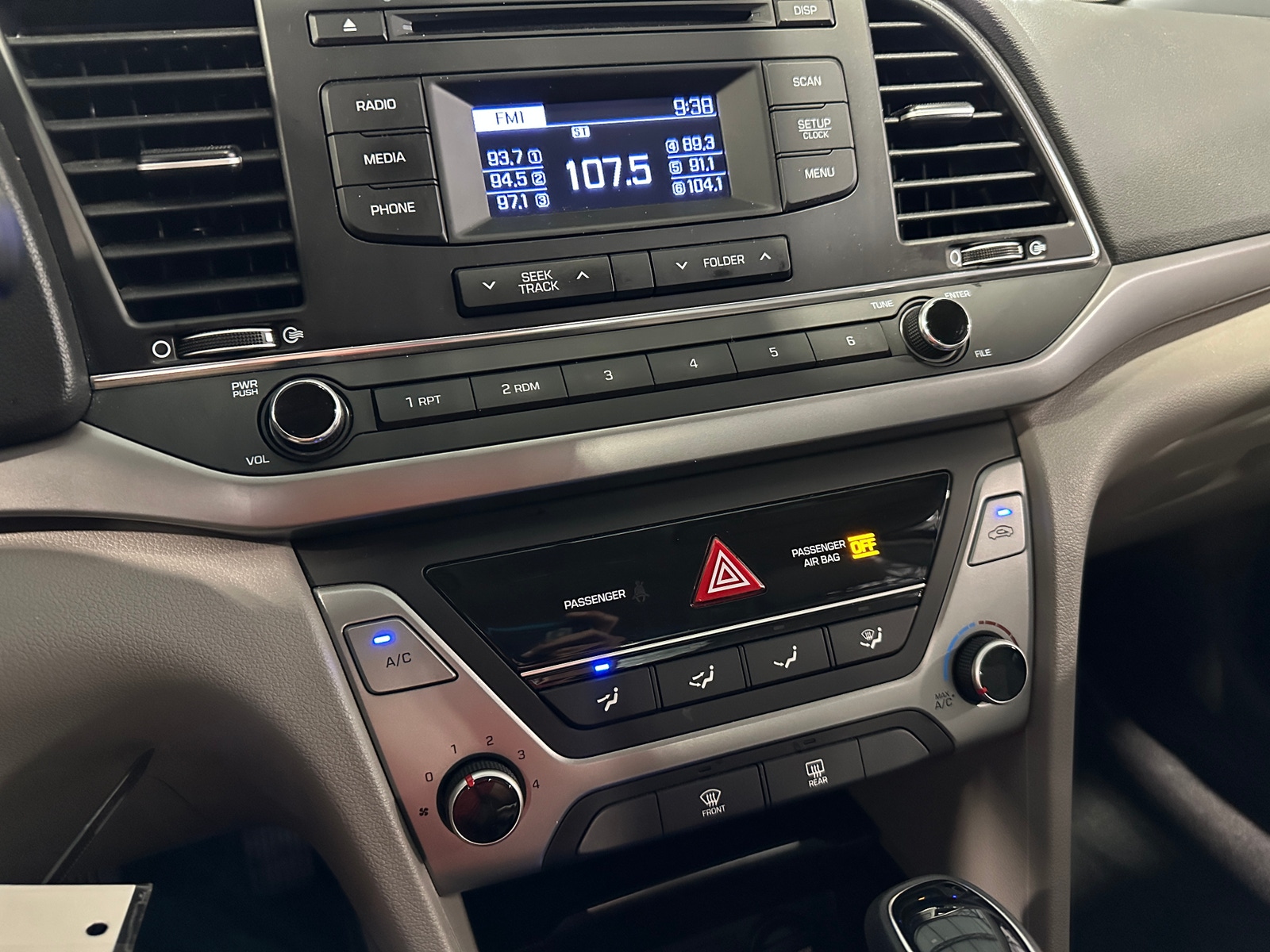 Thumbnail: 2018 Hyundai Elantra - 4