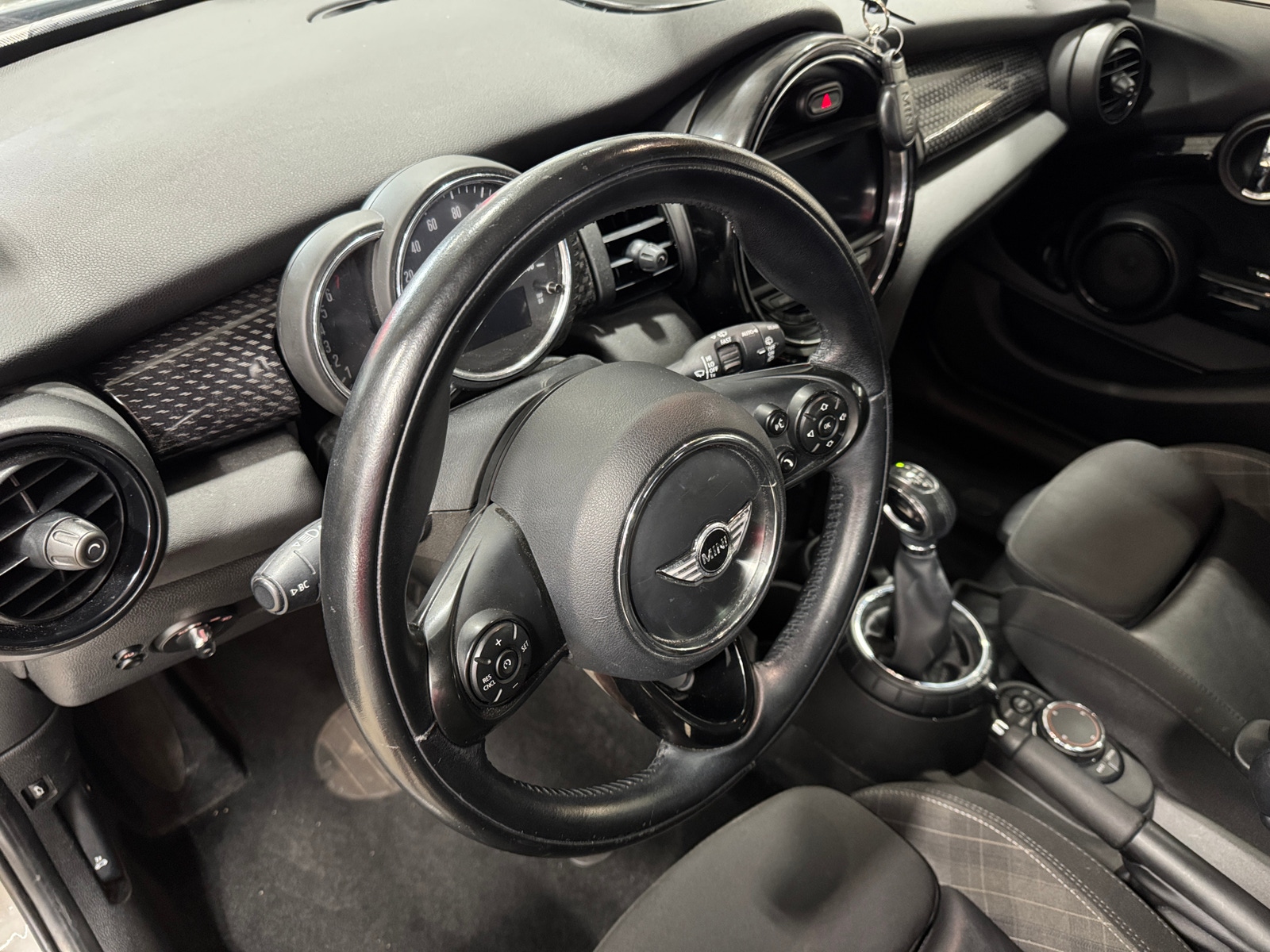 Thumbnail: 2017 MINI Cooper Hardtop - 2