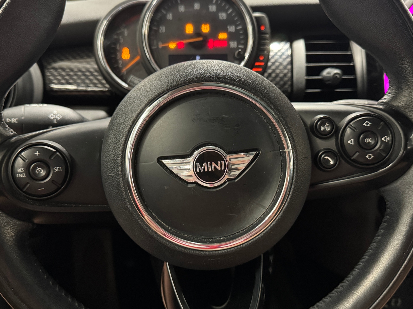 Thumbnail: 2017 MINI Cooper Hardtop - 4