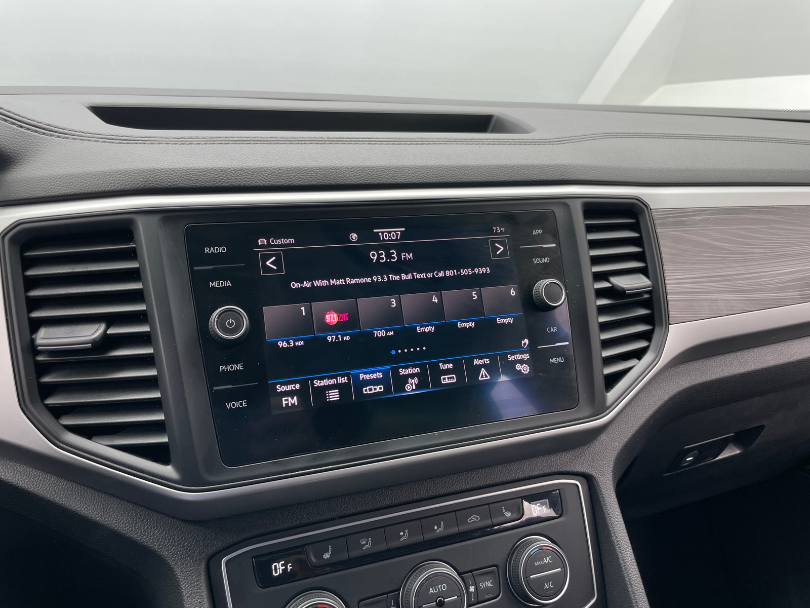 Thumbnail: 2021 Volkswagen Atlas - 3