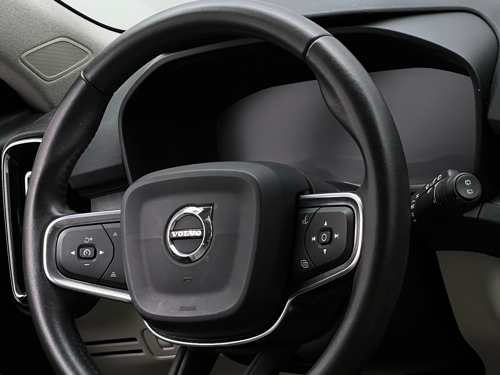 Thumbnail: 2019 Volvo XC40 - 4