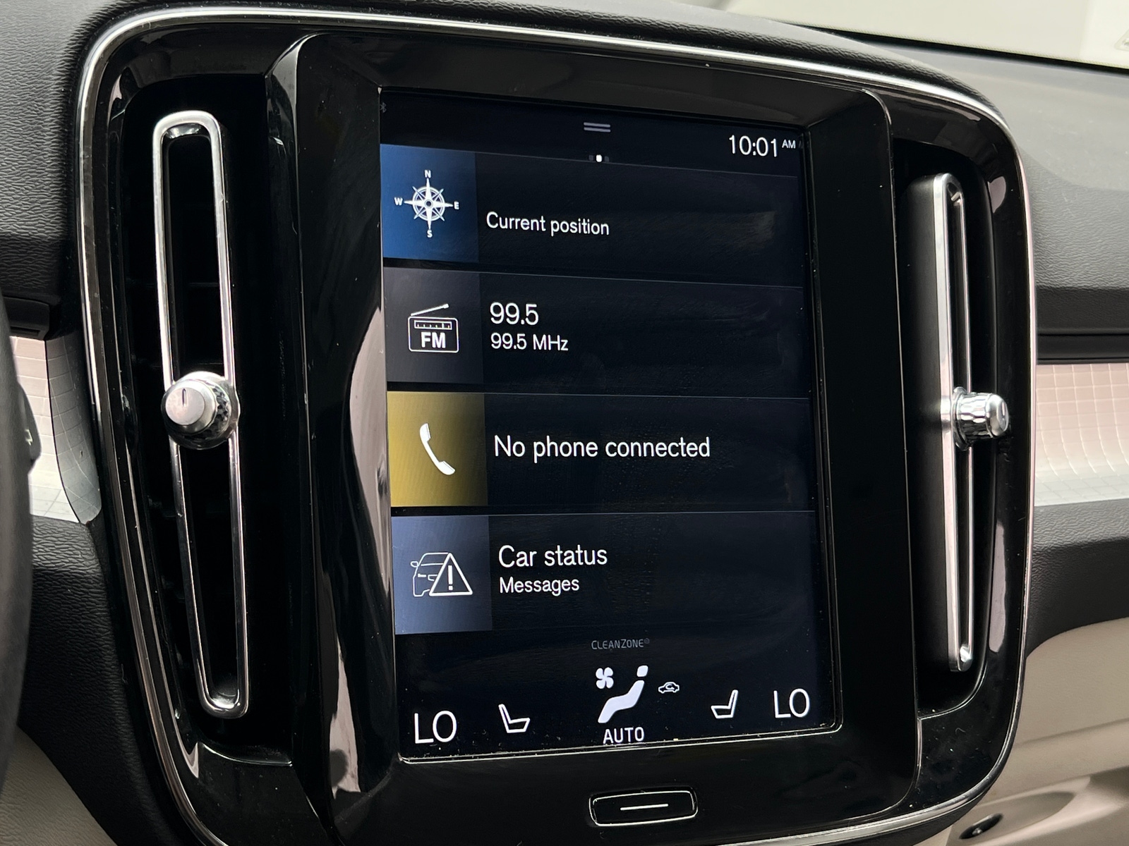 Thumbnail: 2019 Volvo XC40 - 3