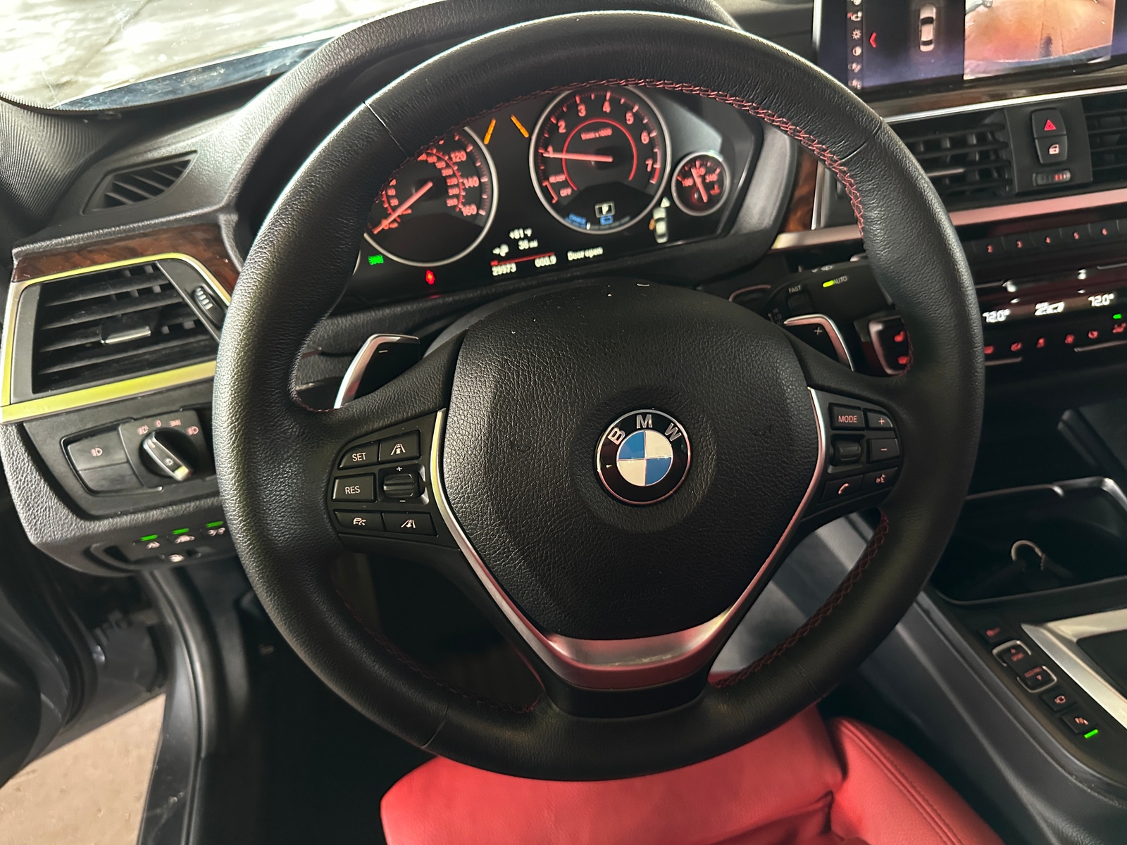 Thumbnail: 2018 BMW 3 Series - 4