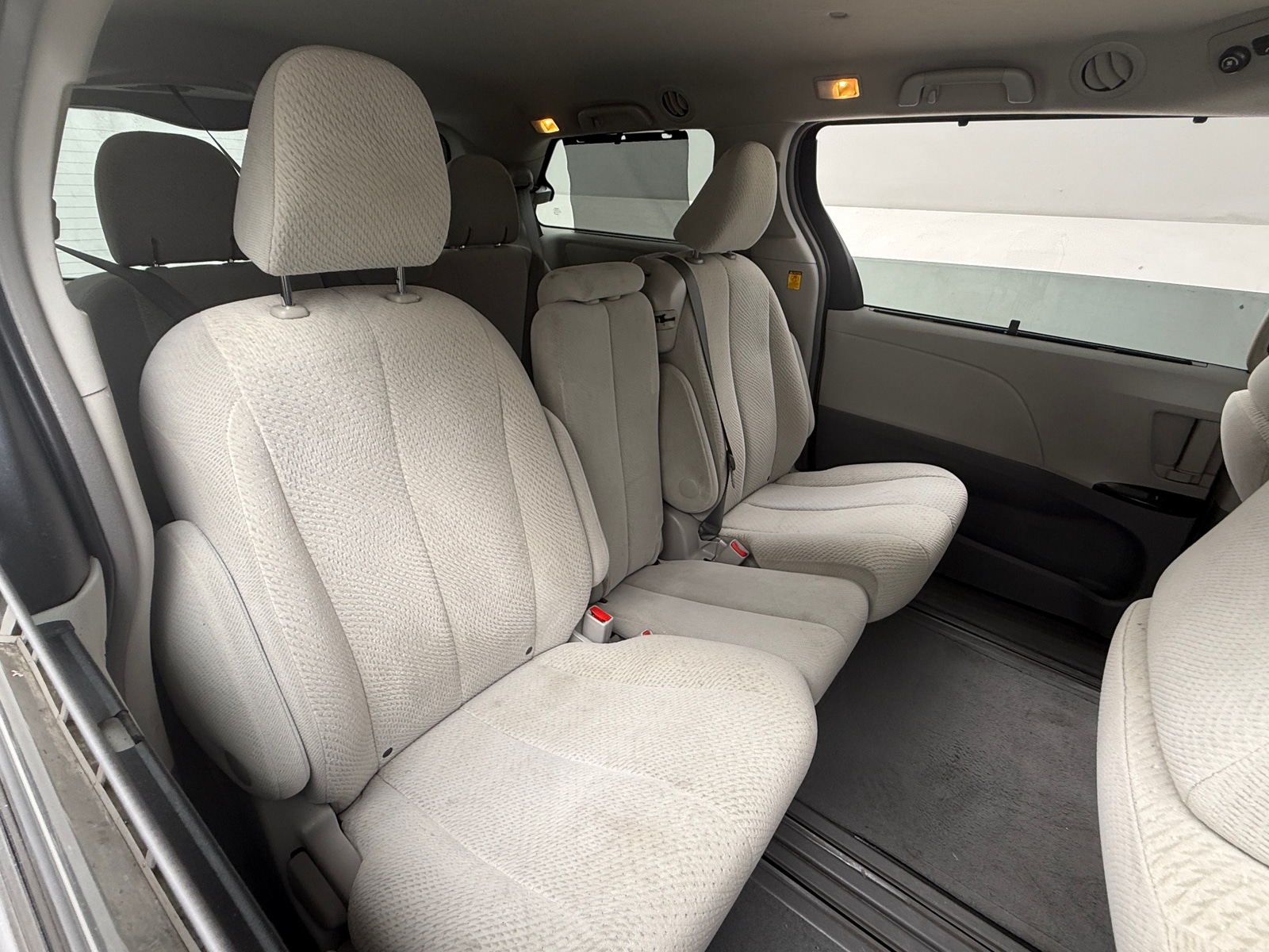 Thumbnail: 2012 Toyota Sienna - 6
