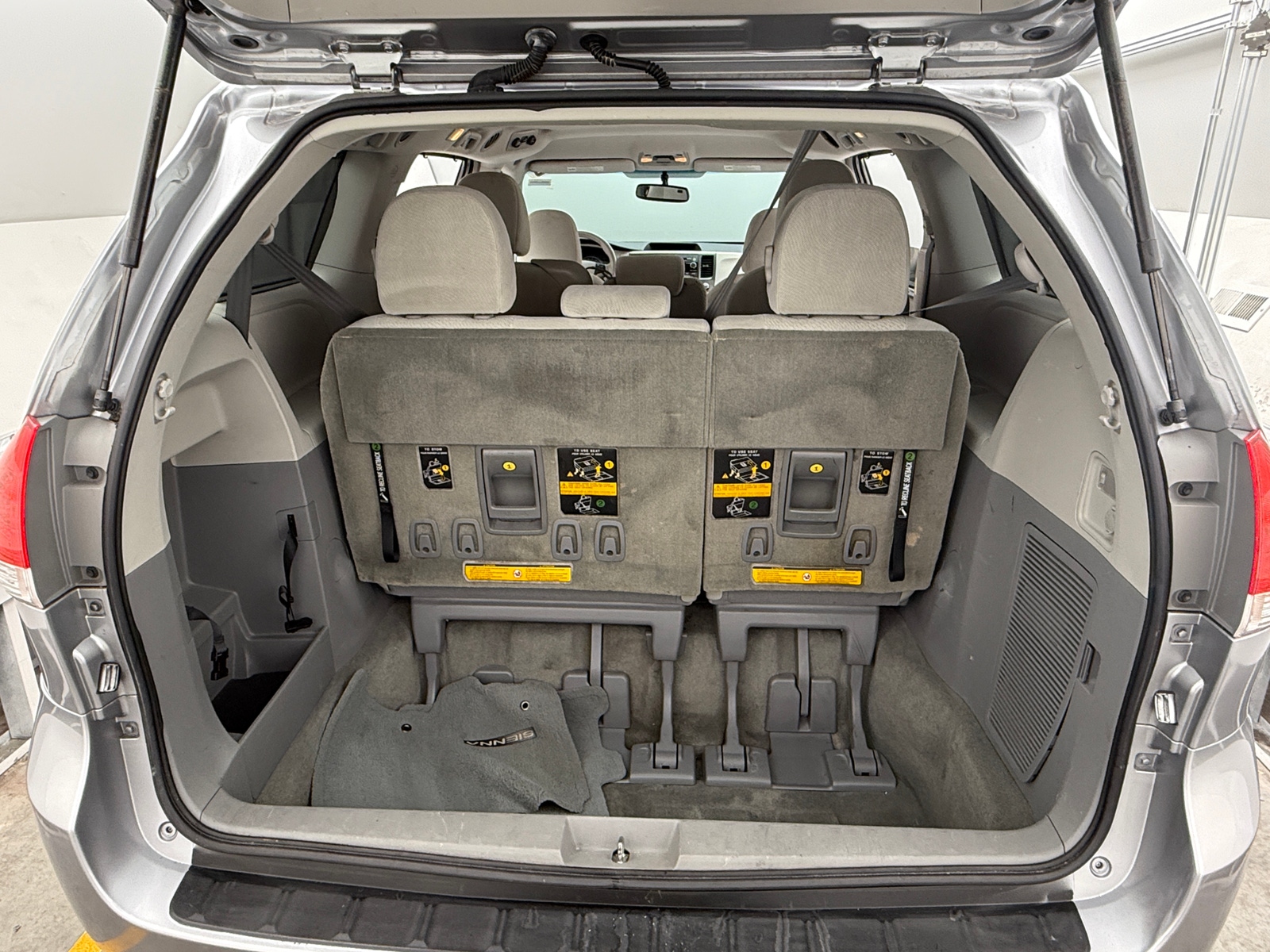 Thumbnail: 2012 Toyota Sienna - 7
