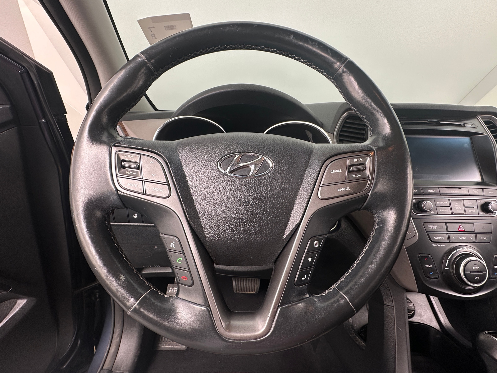 Thumbnail: 2017 Hyundai Santa Fe - 4