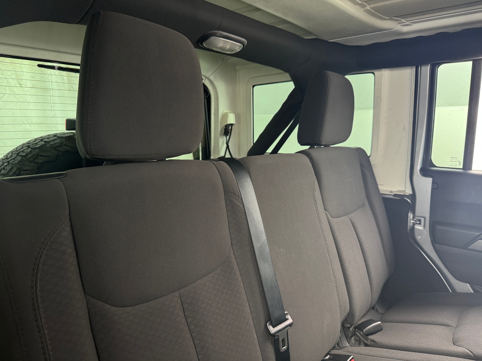 Thumbnail: 2015 Jeep Wrangler - 6