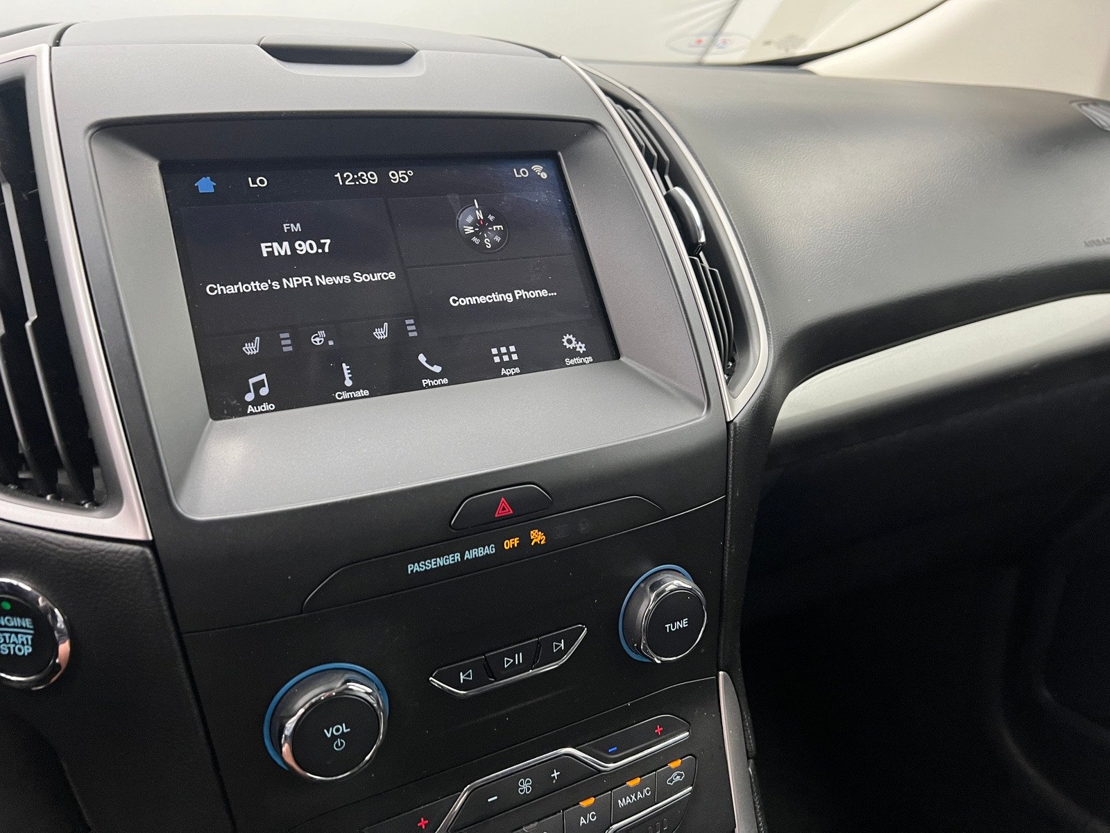 Thumbnail: 2019 Ford Edge - 4