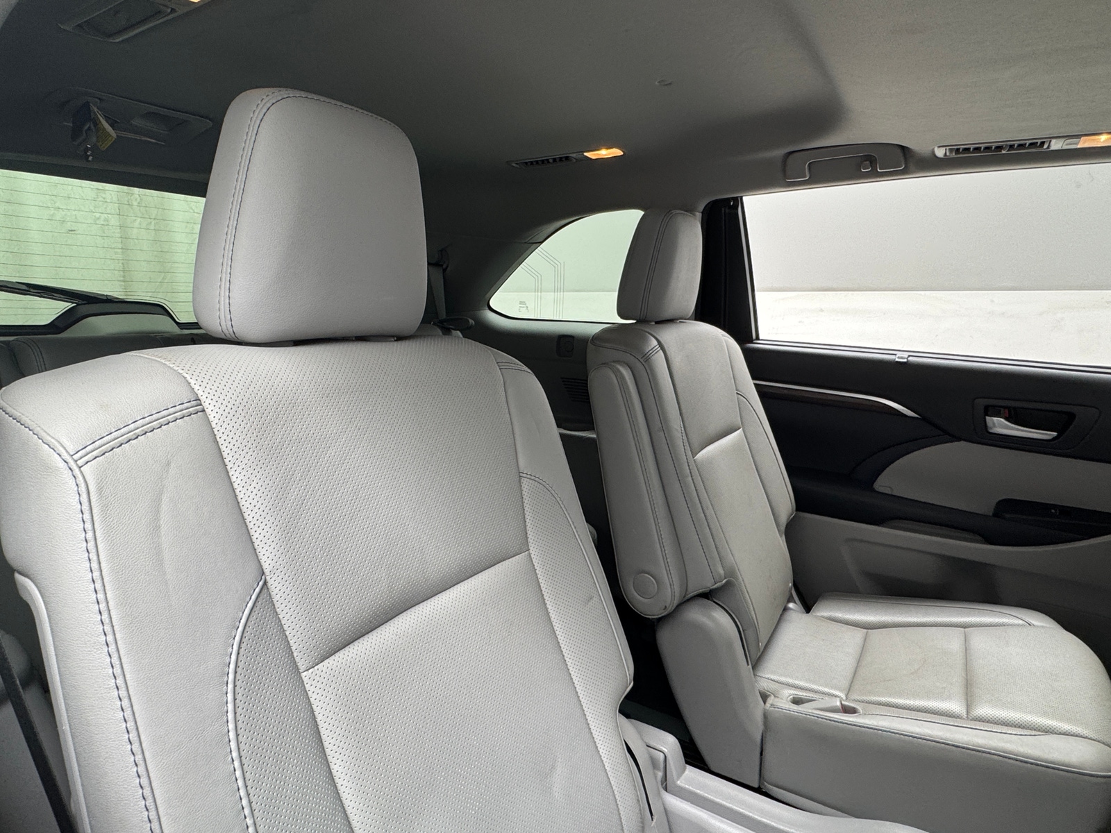 Thumbnail: 2016 Toyota Highlander - 5