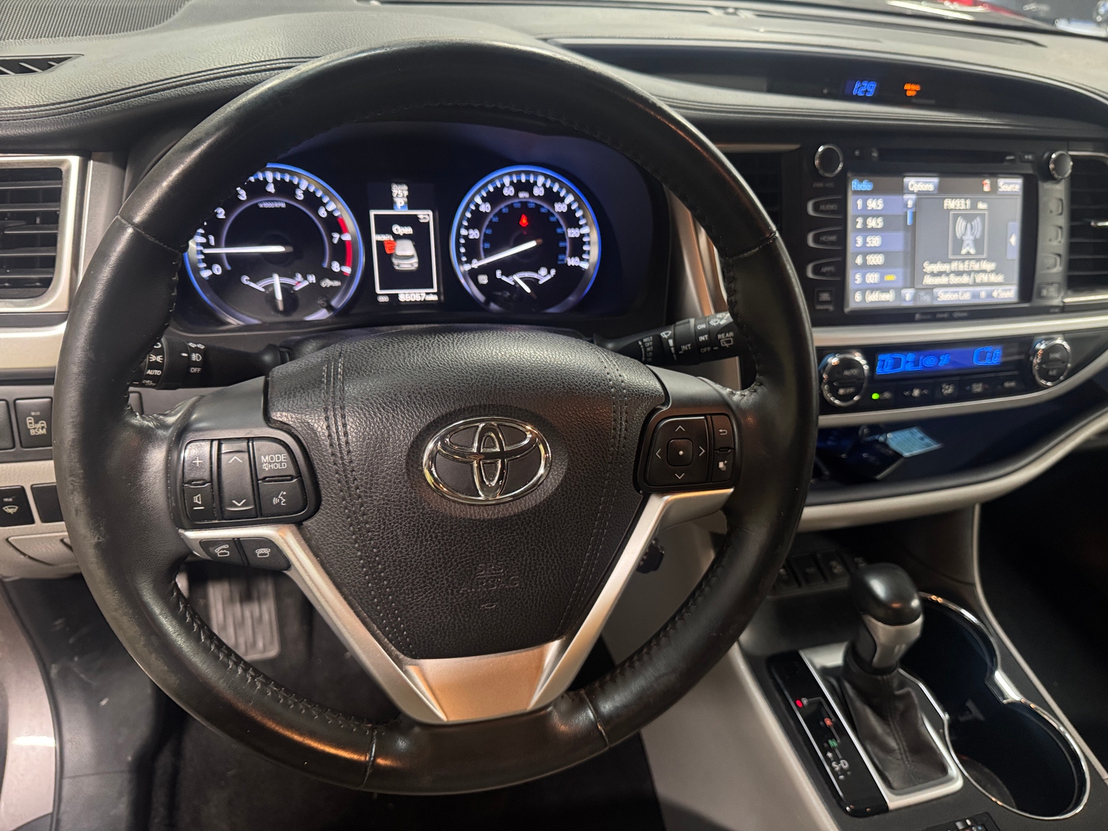Thumbnail: 2016 Toyota Highlander - 4