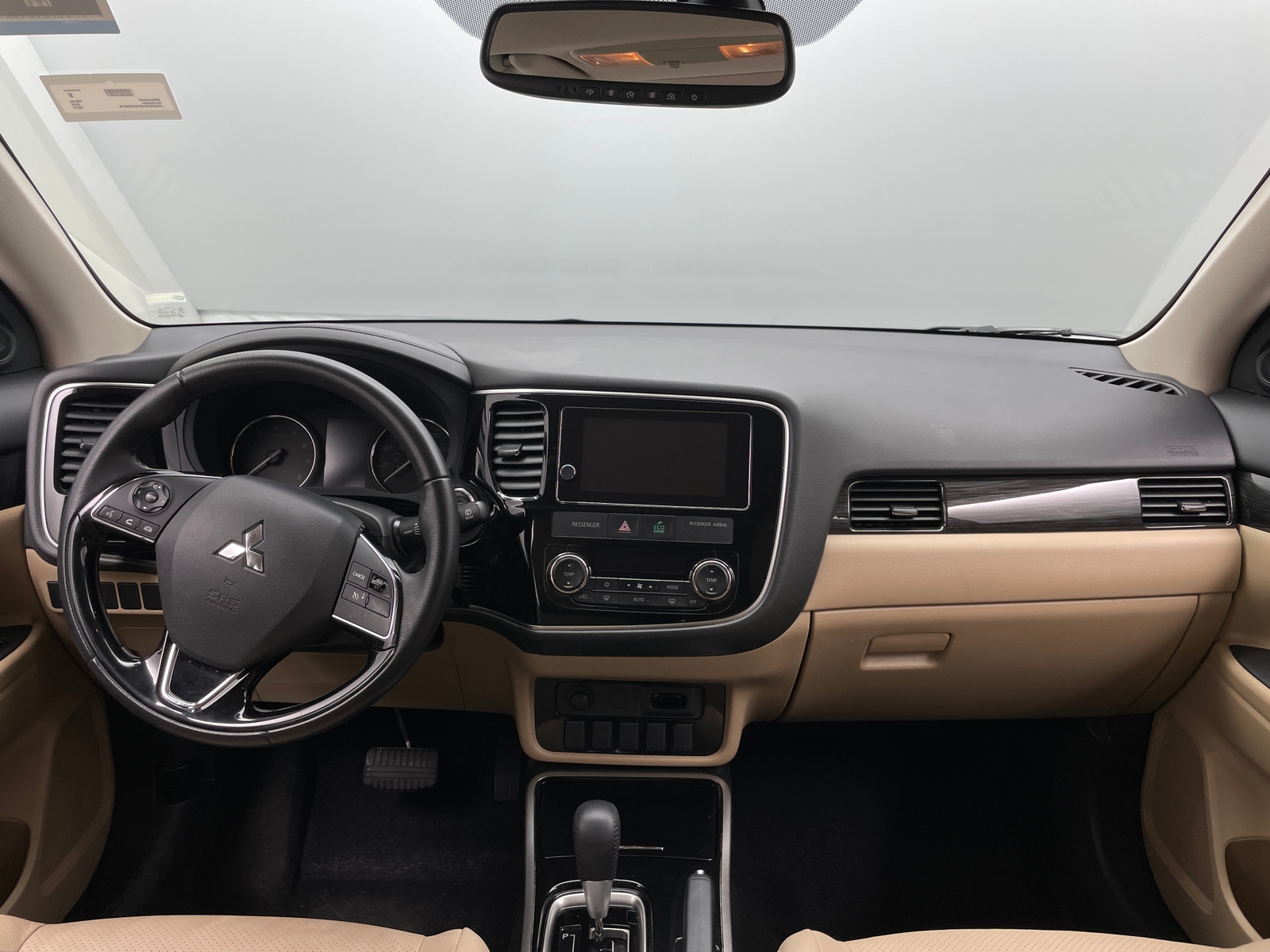 Thumbnail: 2017 Mitsubishi Outlander - 2