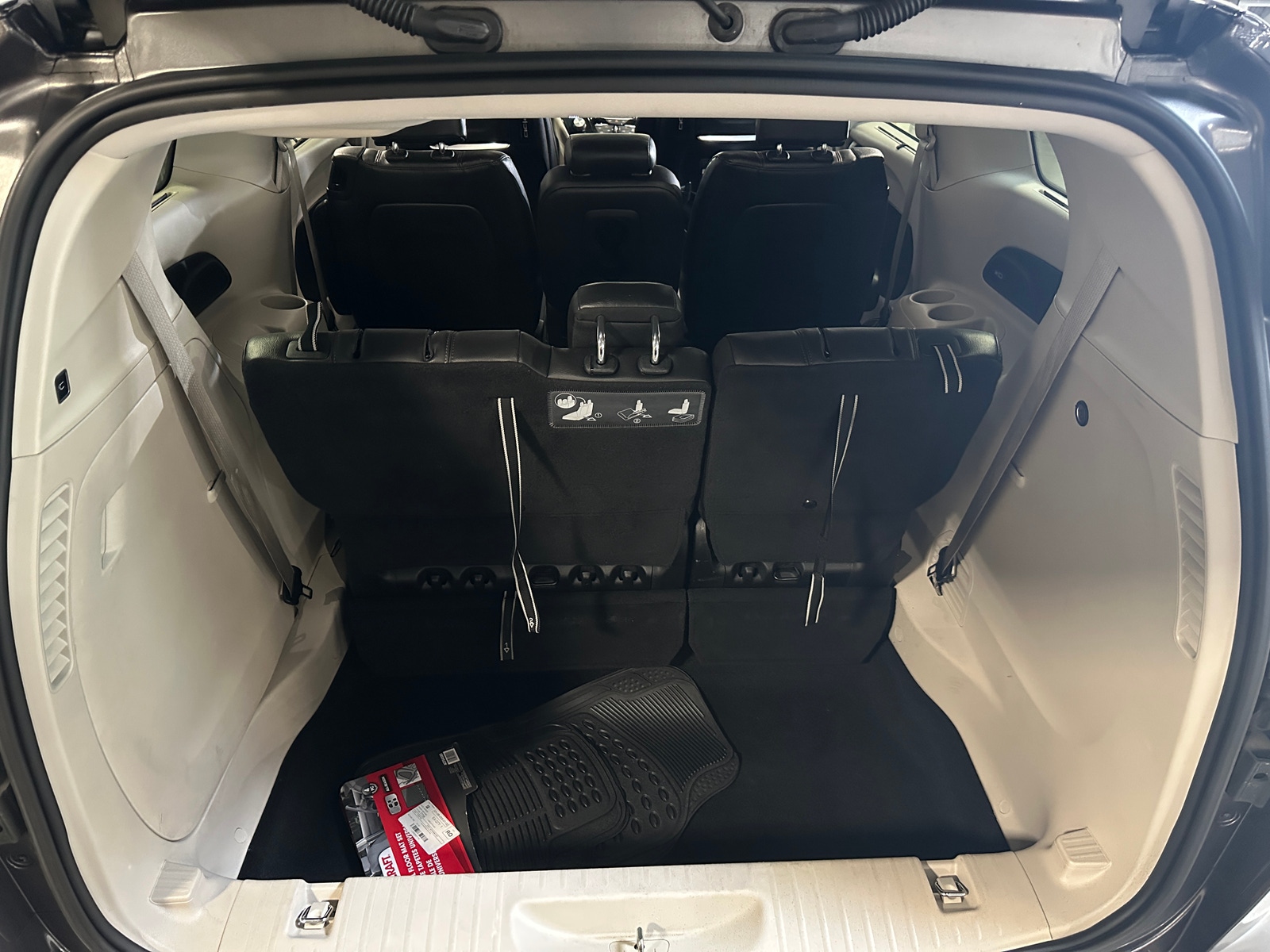 Thumbnail: 2017 Chrysler Pacifica - 6