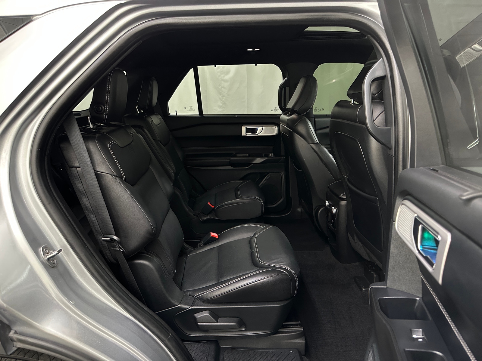 Thumbnail: 2020 Ford Explorer - 5