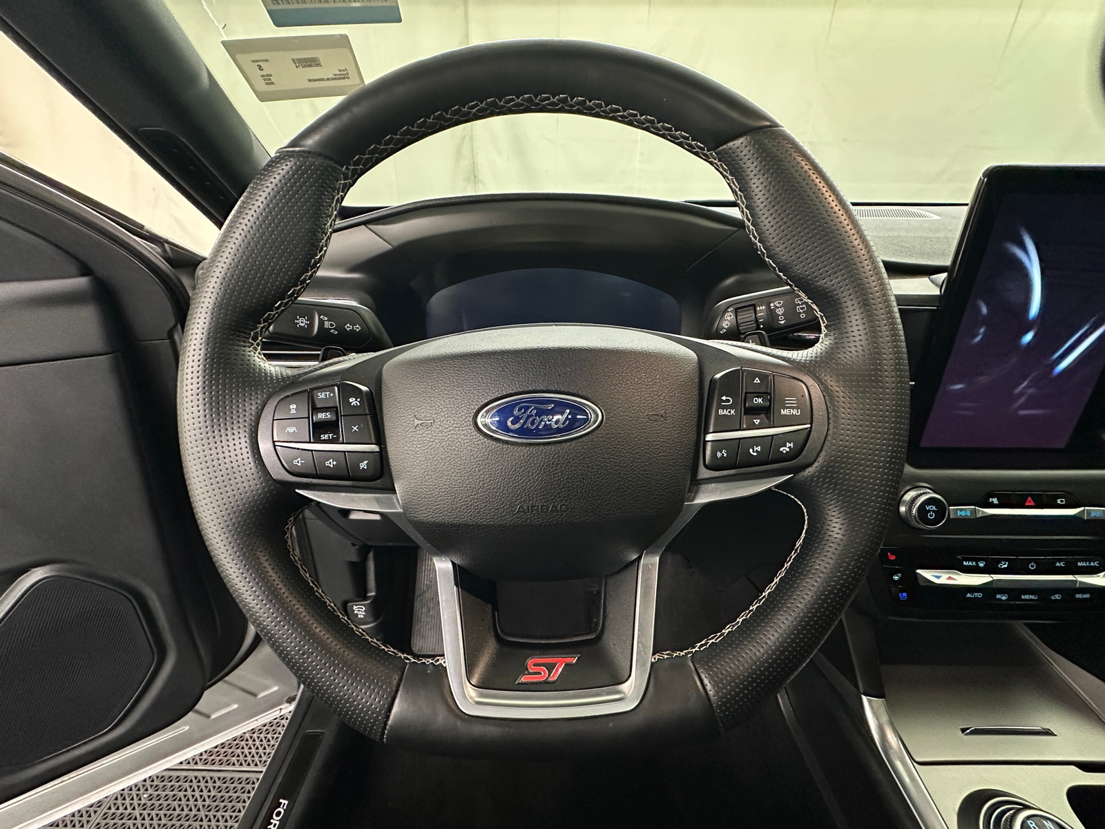 Thumbnail: 2020 Ford Explorer - 4