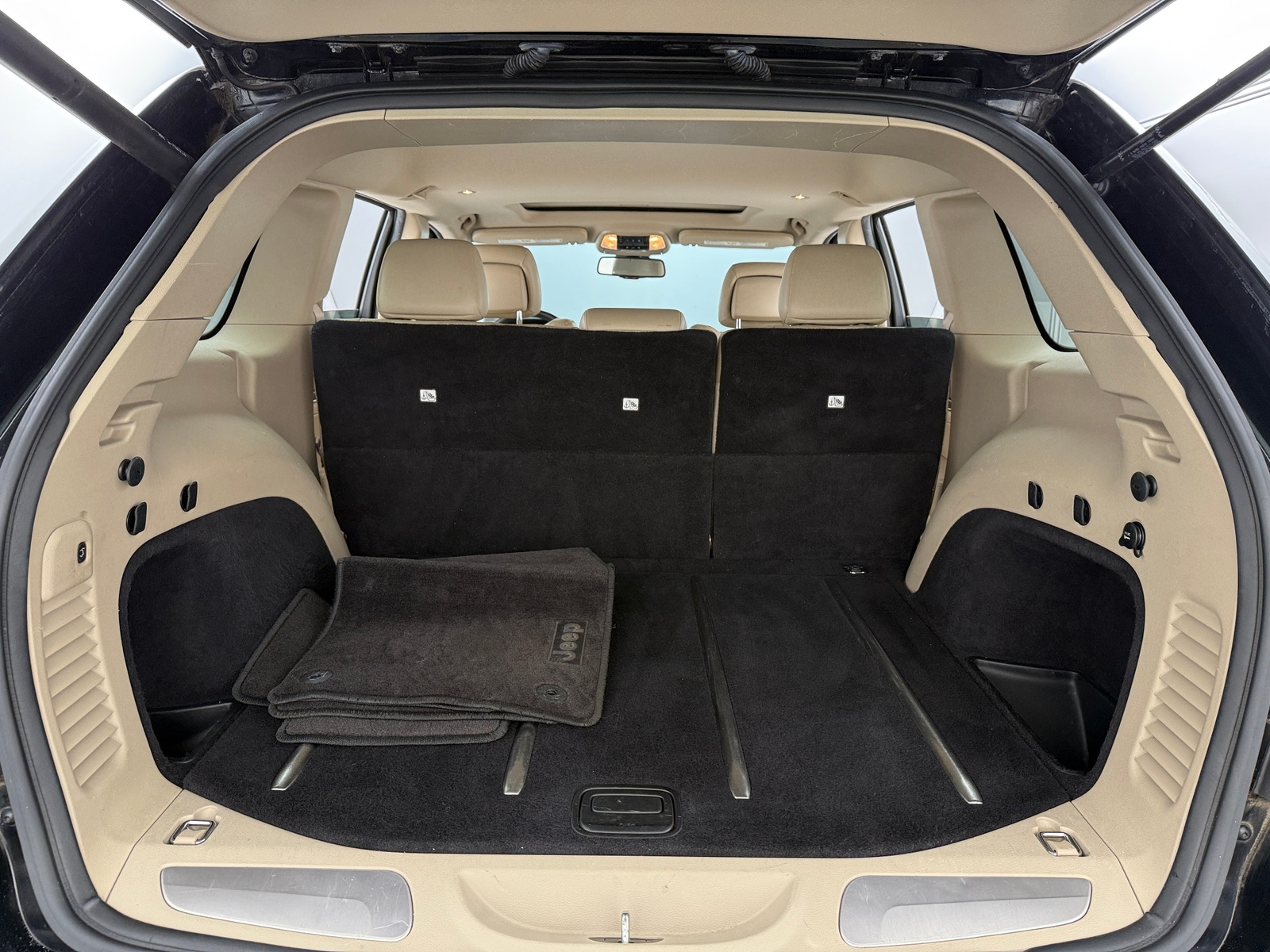 Thumbnail: 2016 Jeep Grand Cherokee - 6