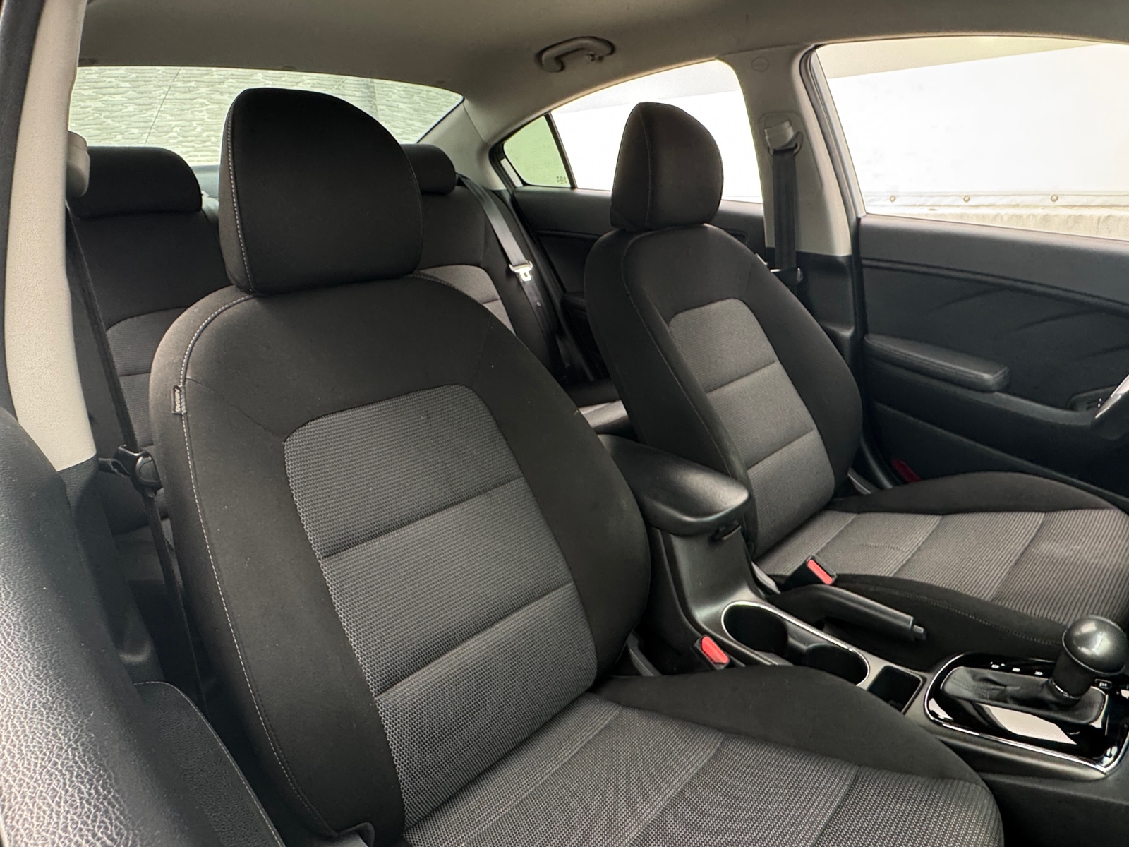 Thumbnail: 2017 Kia Forte - 2
