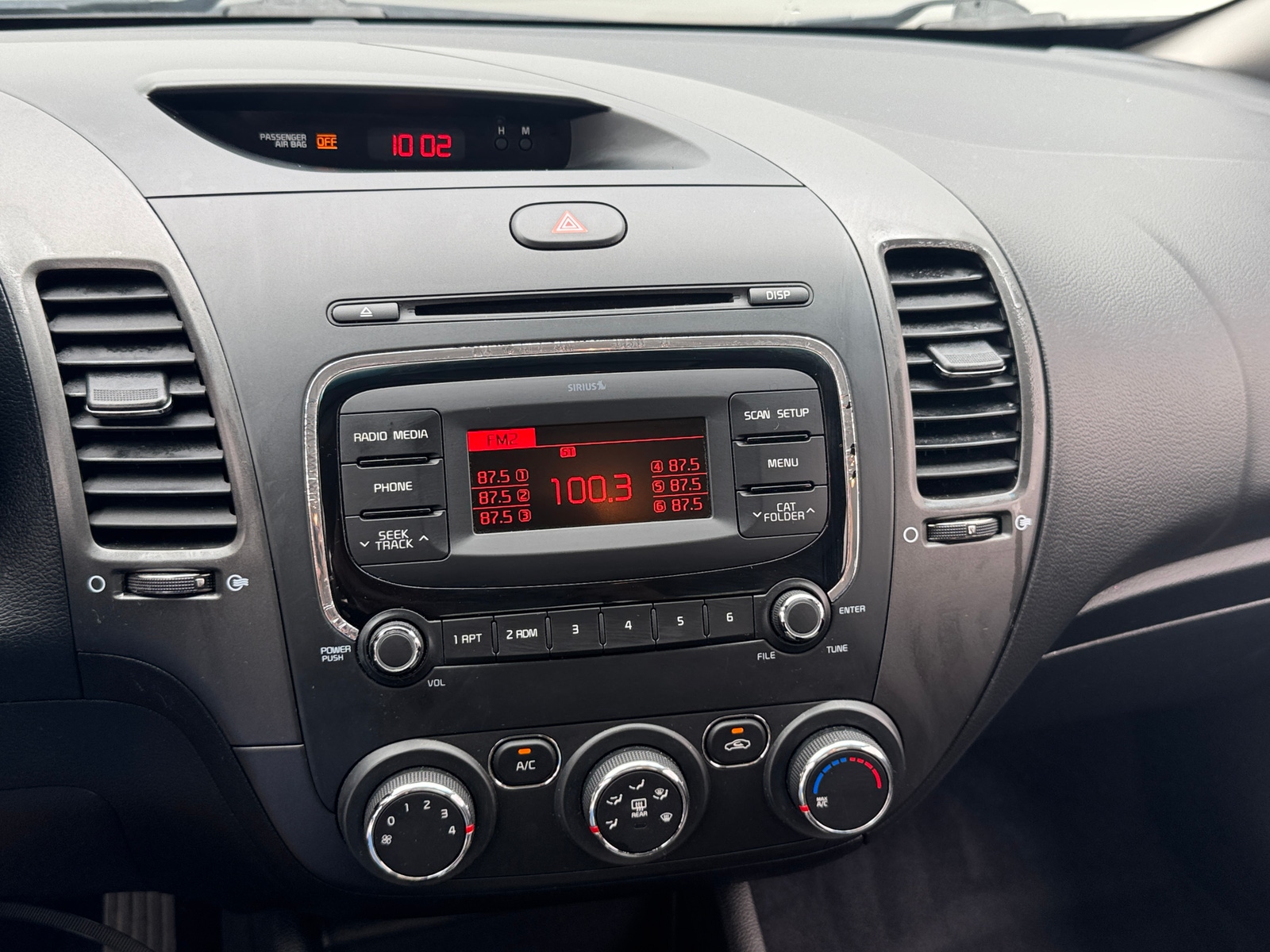 Thumbnail: 2017 Kia Forte - 4