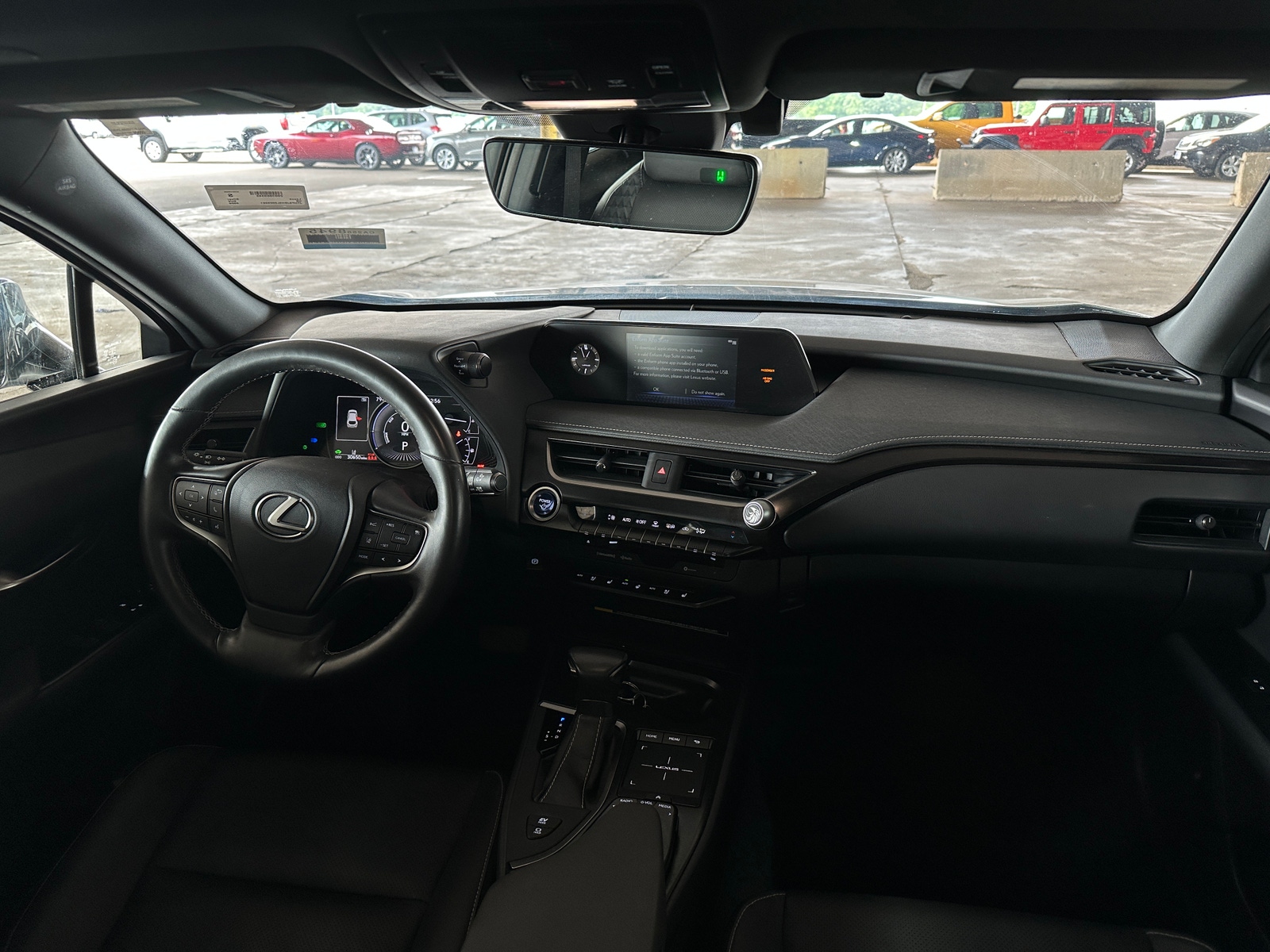 Thumbnail: 2020 Lexus UX - 2