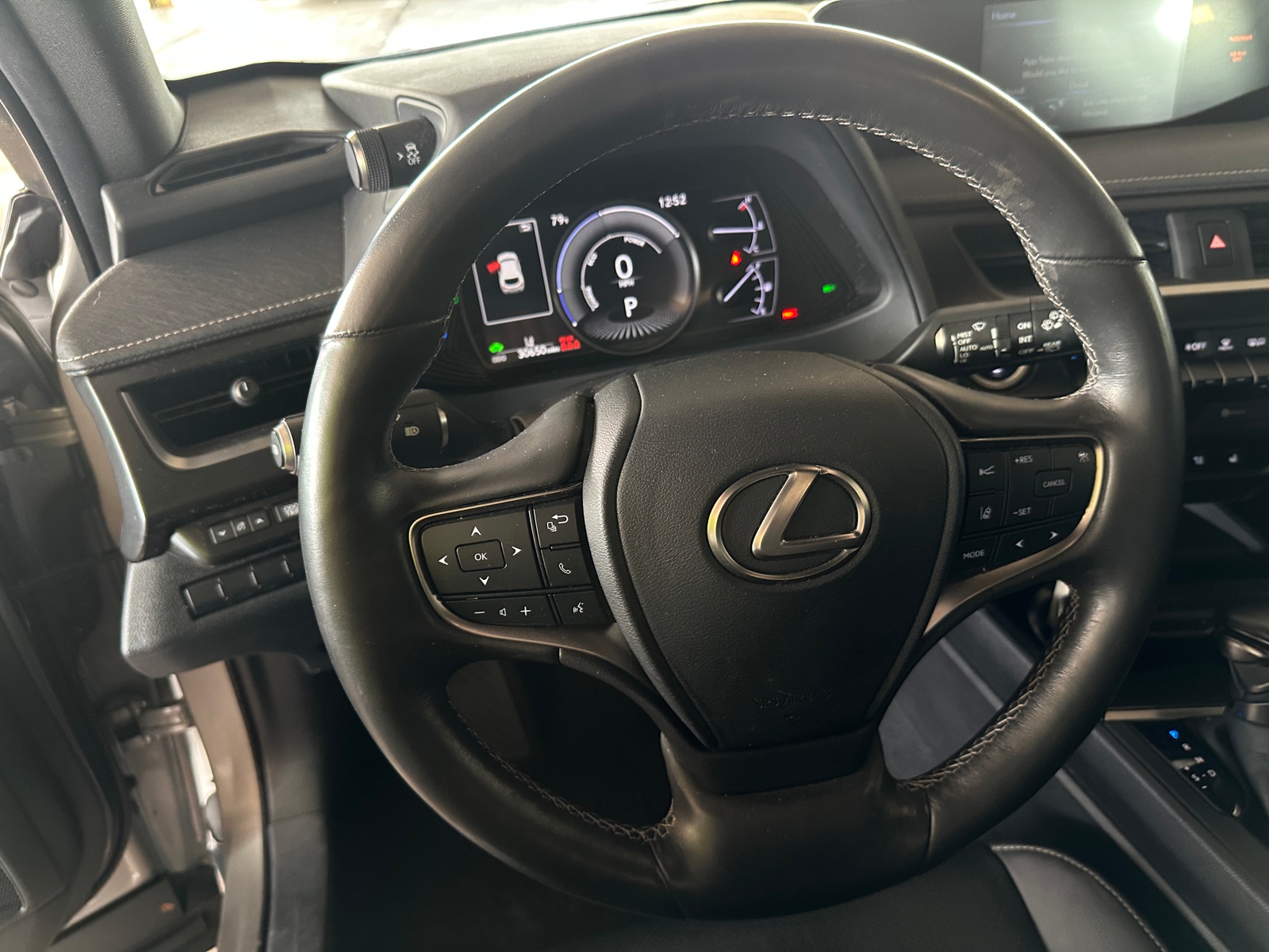 Thumbnail: 2020 Lexus UX - 4