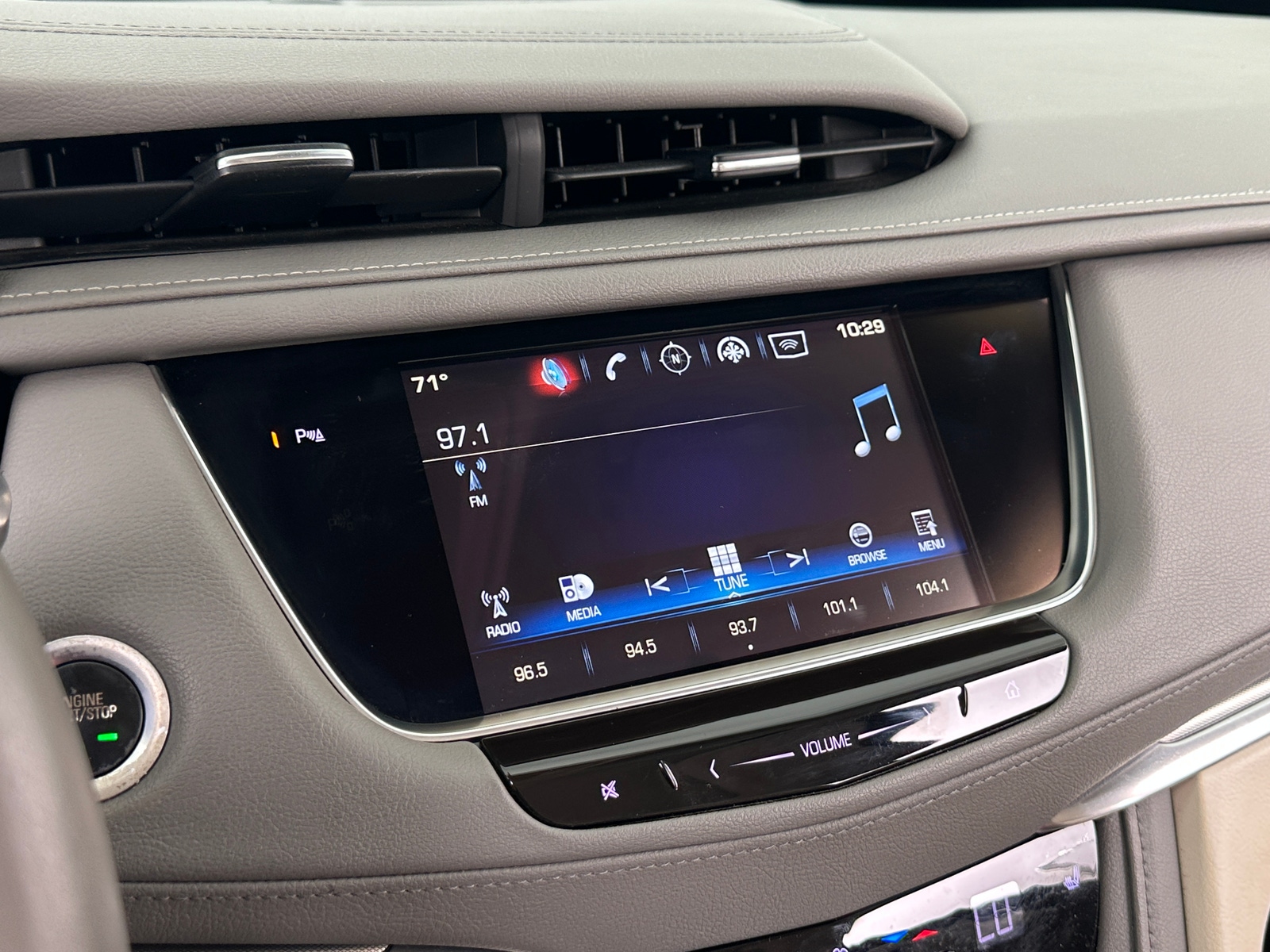 Thumbnail: 2017 Cadillac XT5 - 3