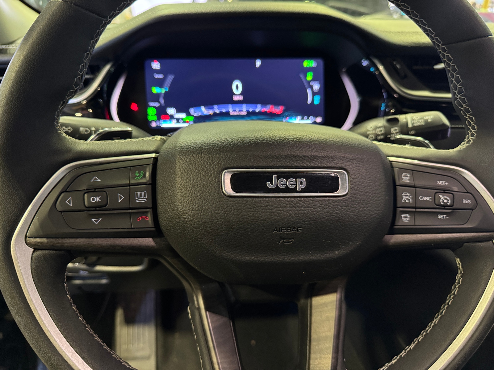 Thumbnail: 2023 Jeep Grand Cherokee - 4