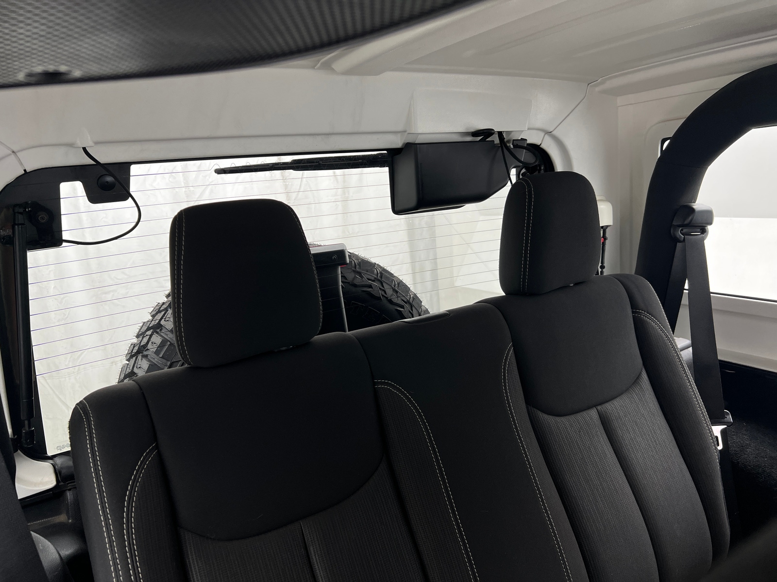 Thumbnail: 2016 Jeep Wrangler - 6
