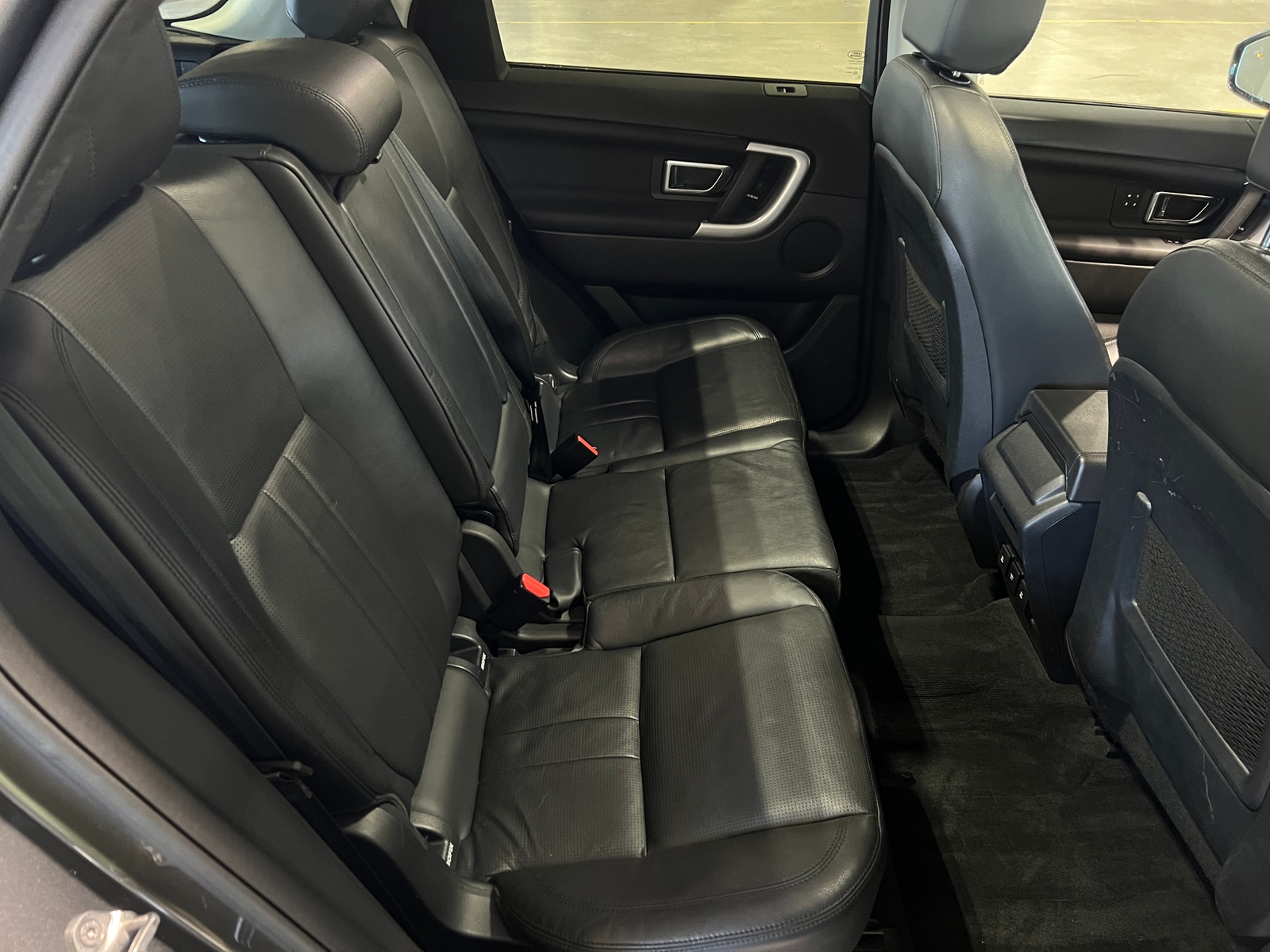 Thumbnail: 2018 Land Rover Discovery Sport - 5