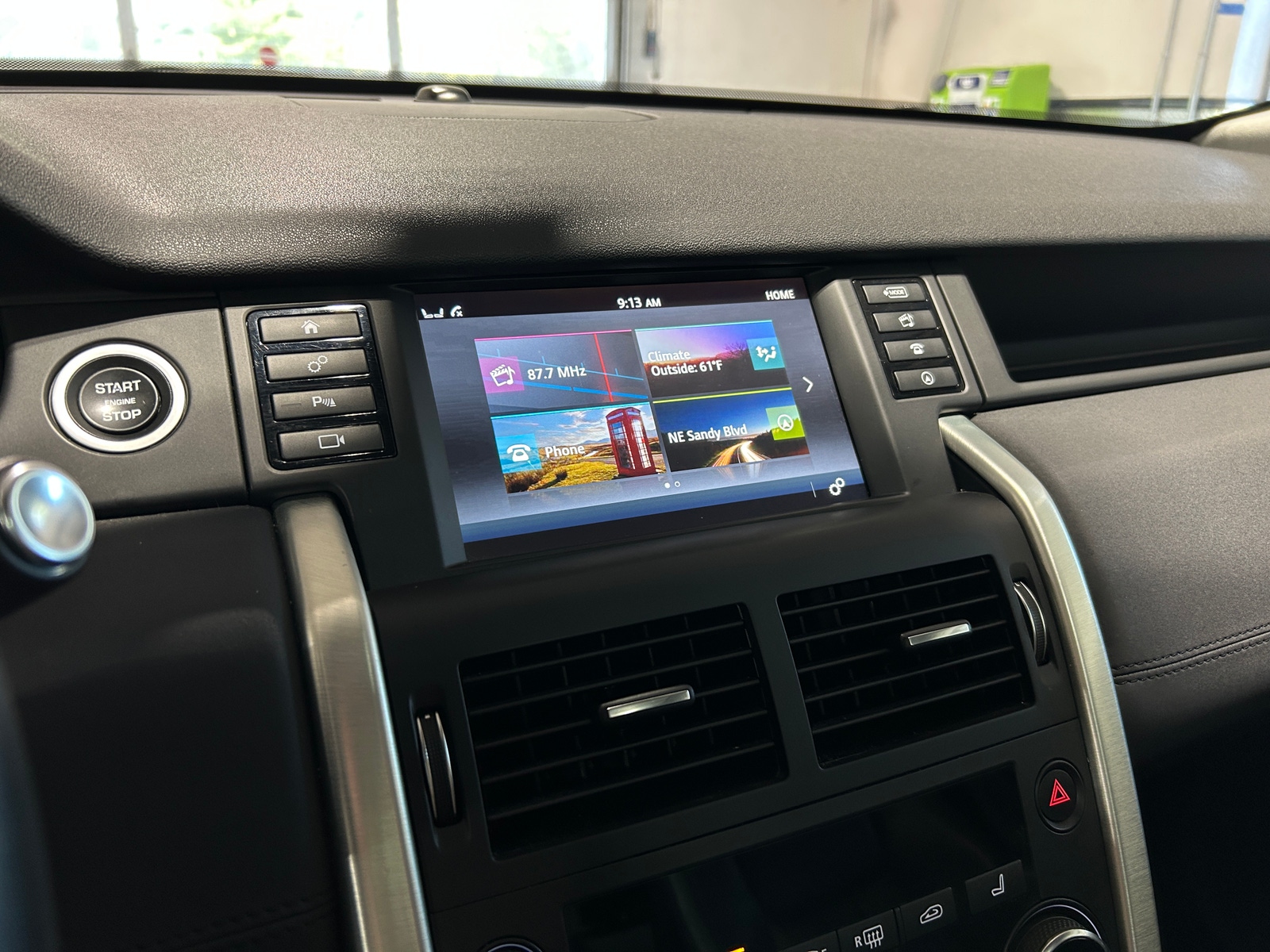 Thumbnail: 2018 Land Rover Discovery Sport - 3