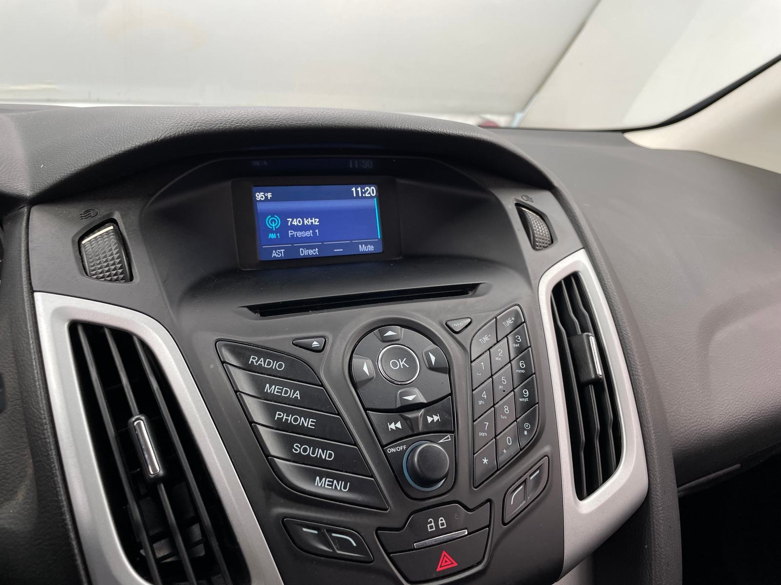 Thumbnail: 2014 Ford Focus - 4