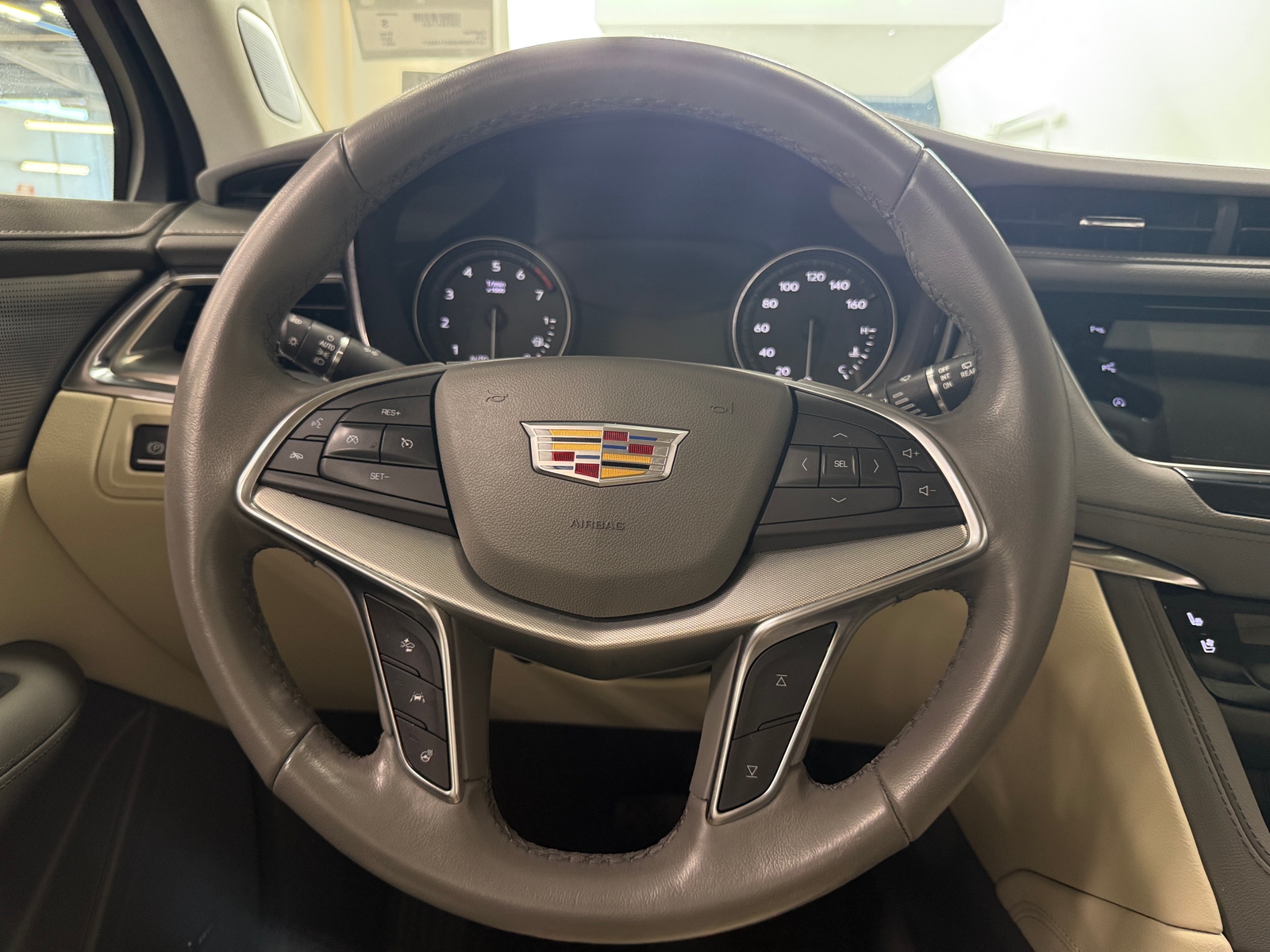 Thumbnail: 2021 Cadillac XT5 - 4