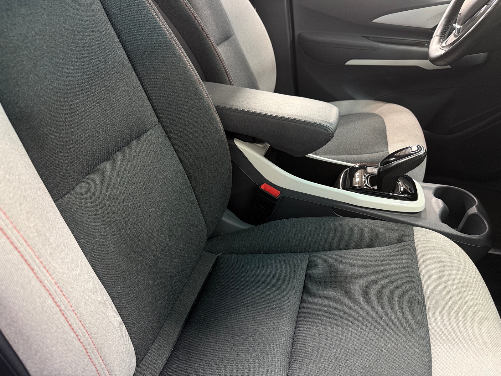 Thumbnail: 2020 Chevrolet Bolt EV - 2