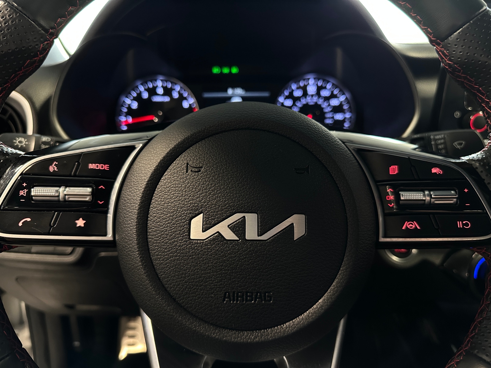 Thumbnail: 2023 Kia Forte - 4