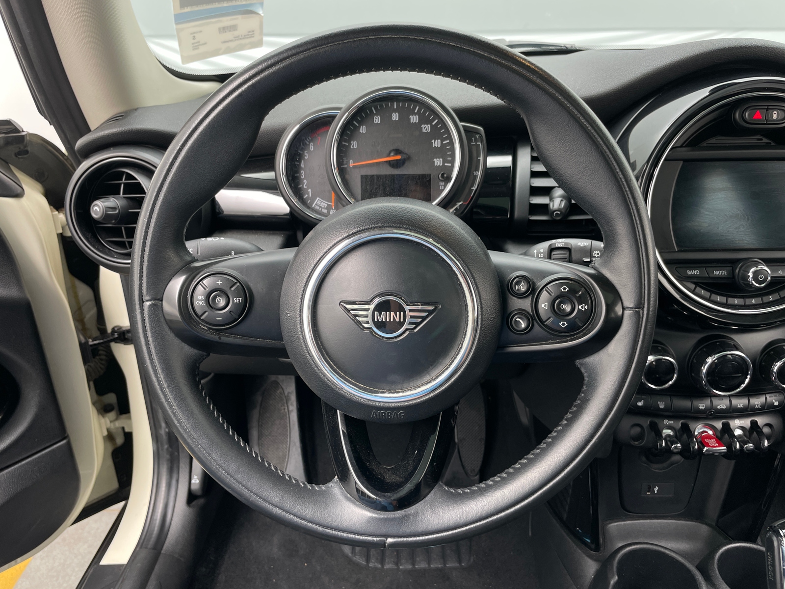 Thumbnail: 2020 MINI Cooper Hardtop - 4