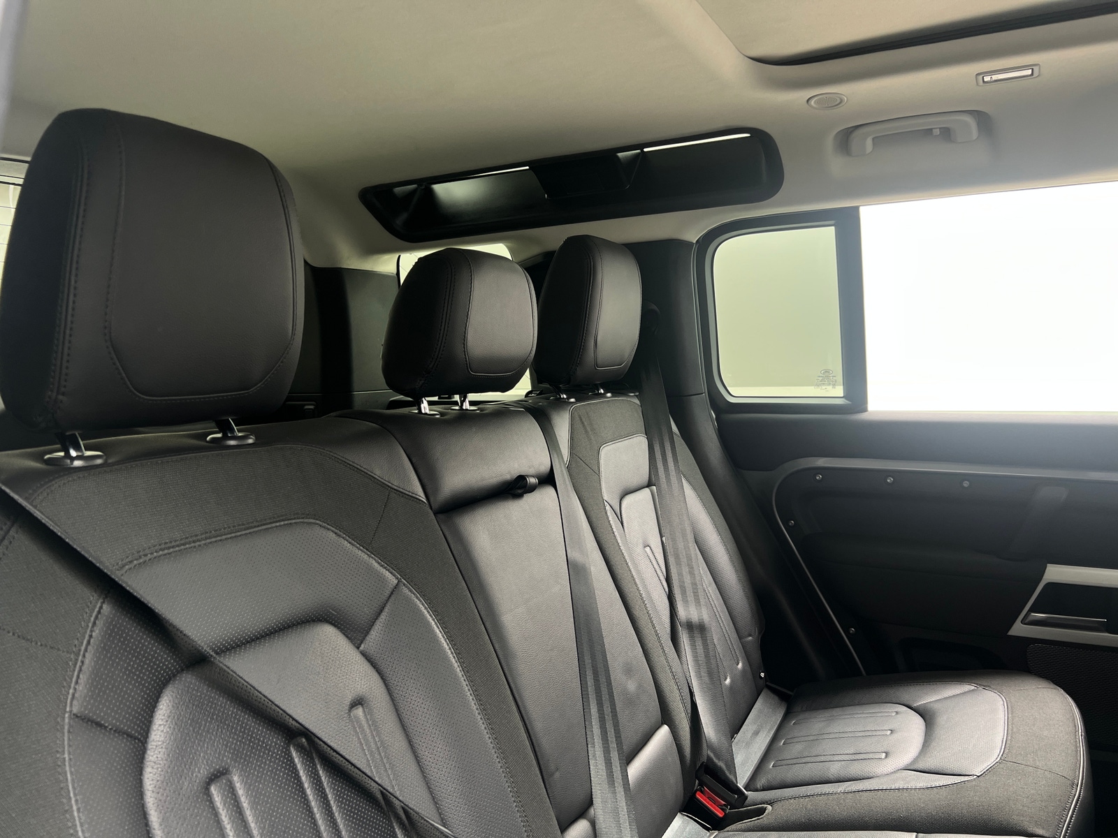 Thumbnail: 2020 Land Rover Defender - 5