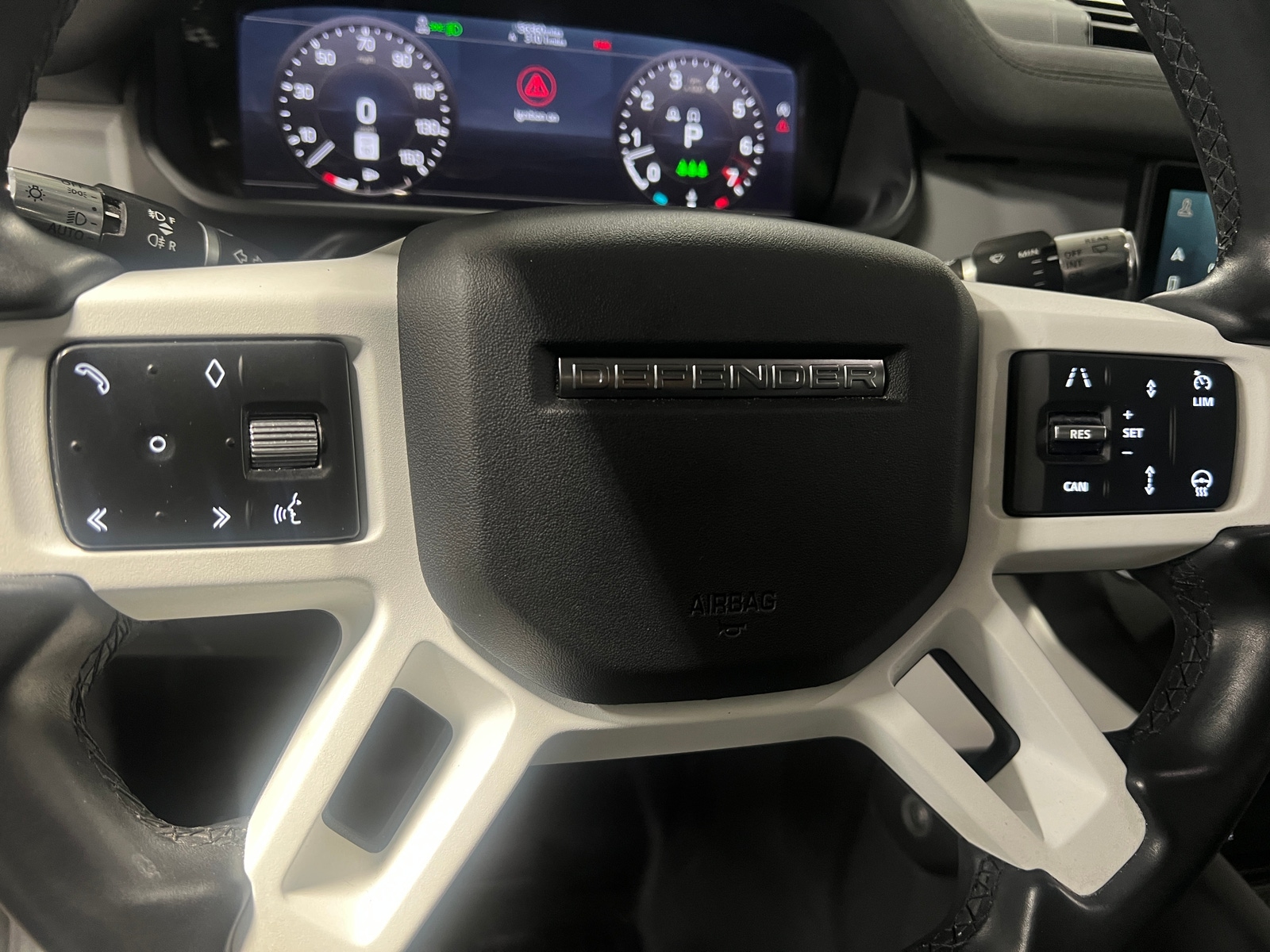 Thumbnail: 2020 Land Rover Defender - 4