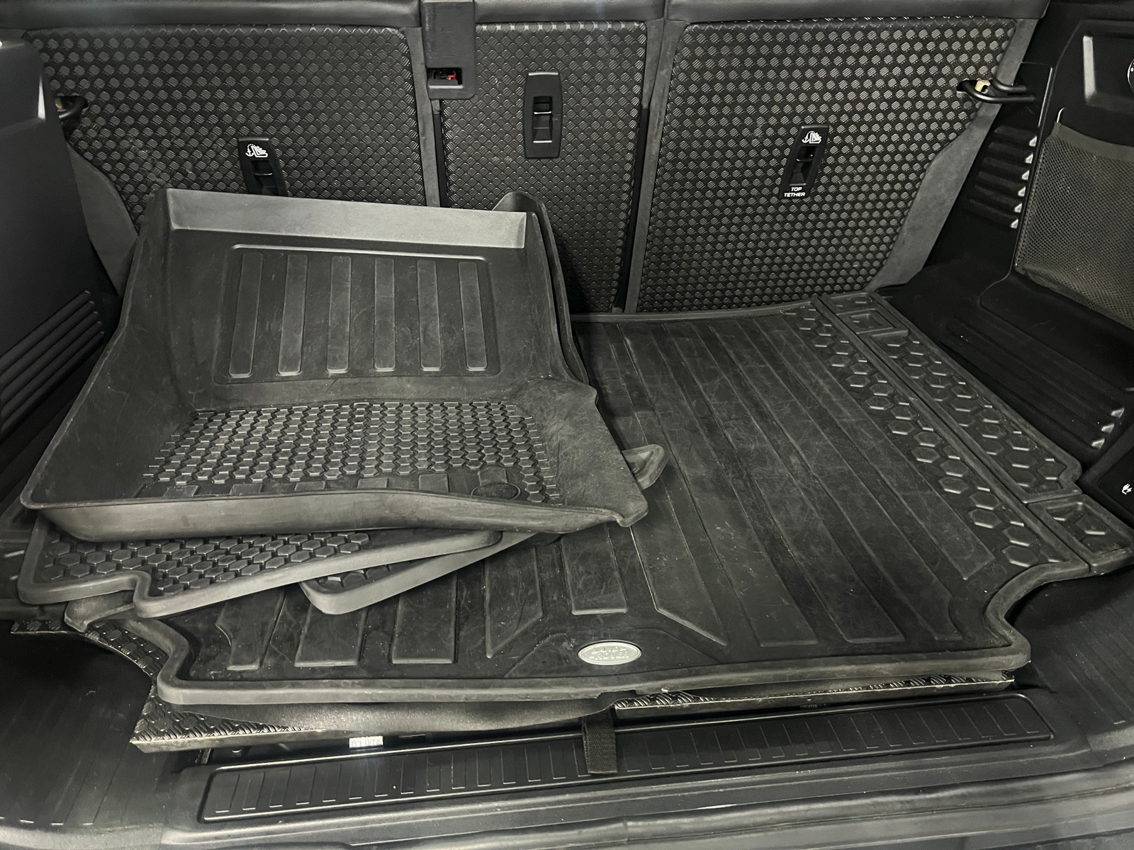 Thumbnail: 2020 Land Rover Defender - 6